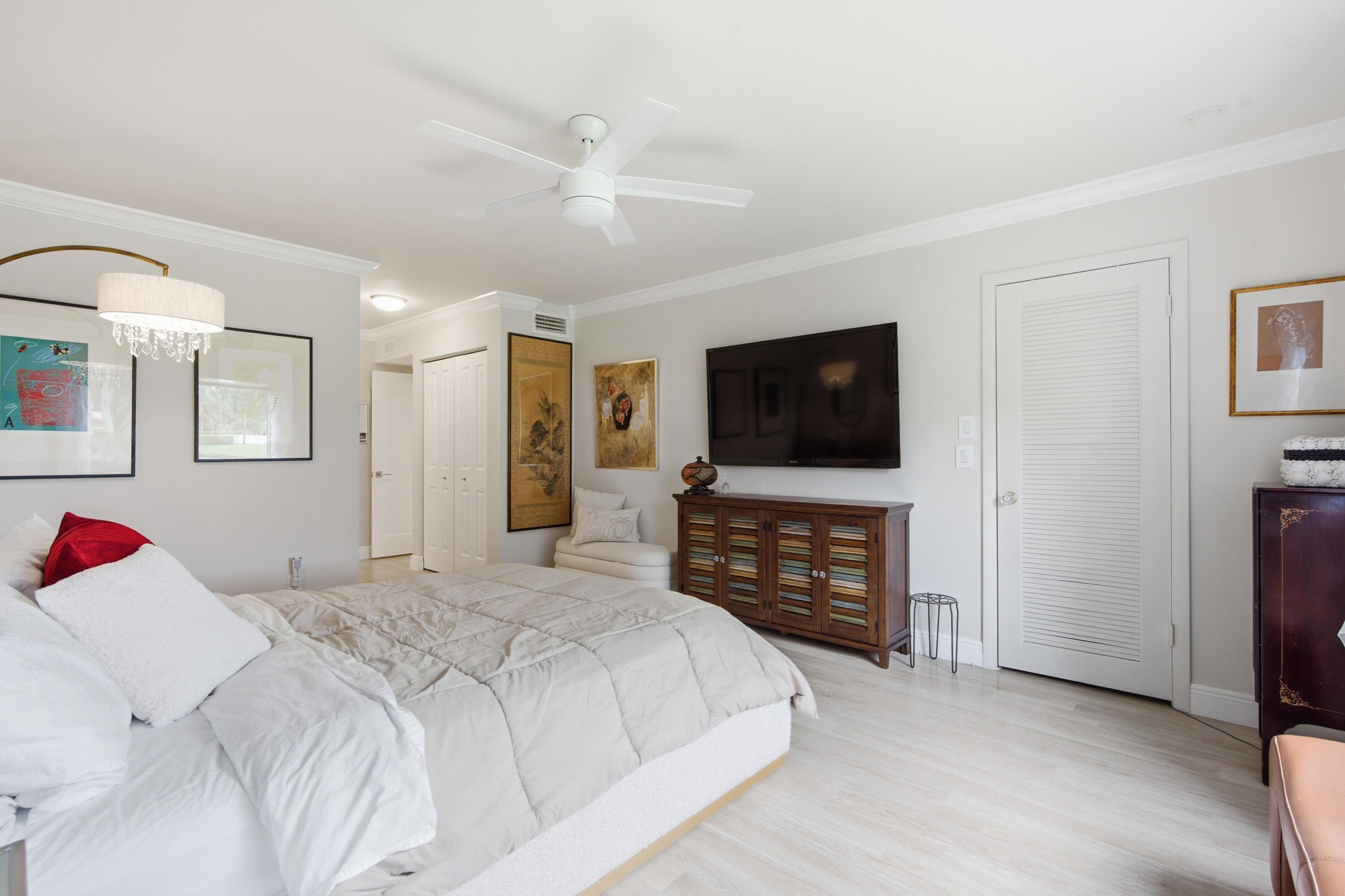 39_luxpro.media 9232 pecky cypress lane