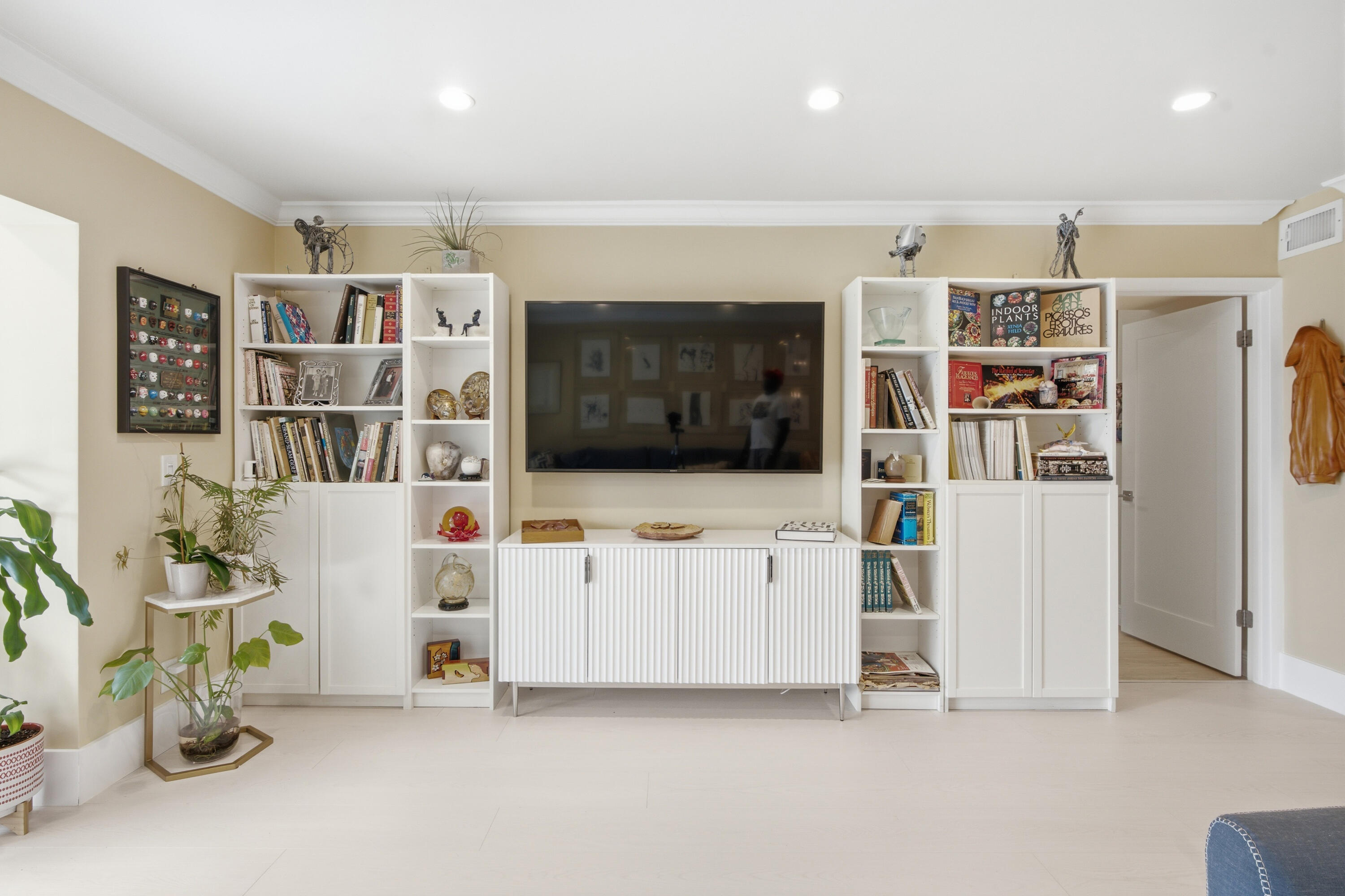 16_luxpro.media 9232 pecky cypress lane