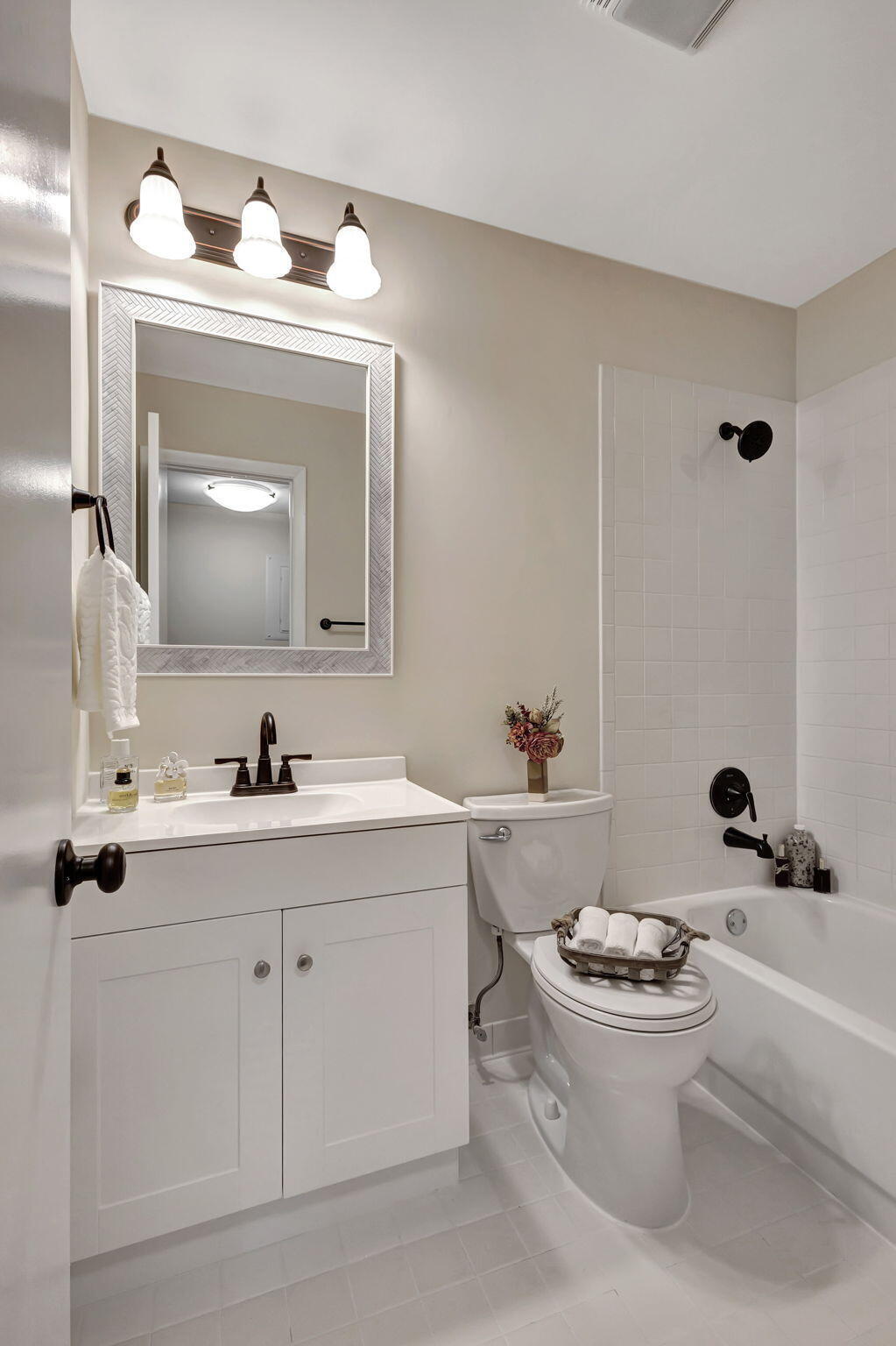 6B - Second Bathroom