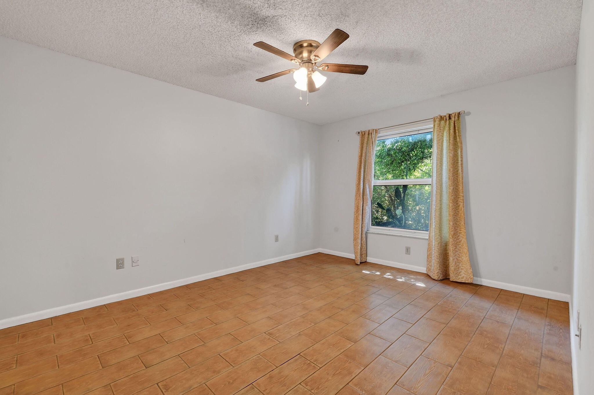 8387SECroftCir,UnitQ3(38)