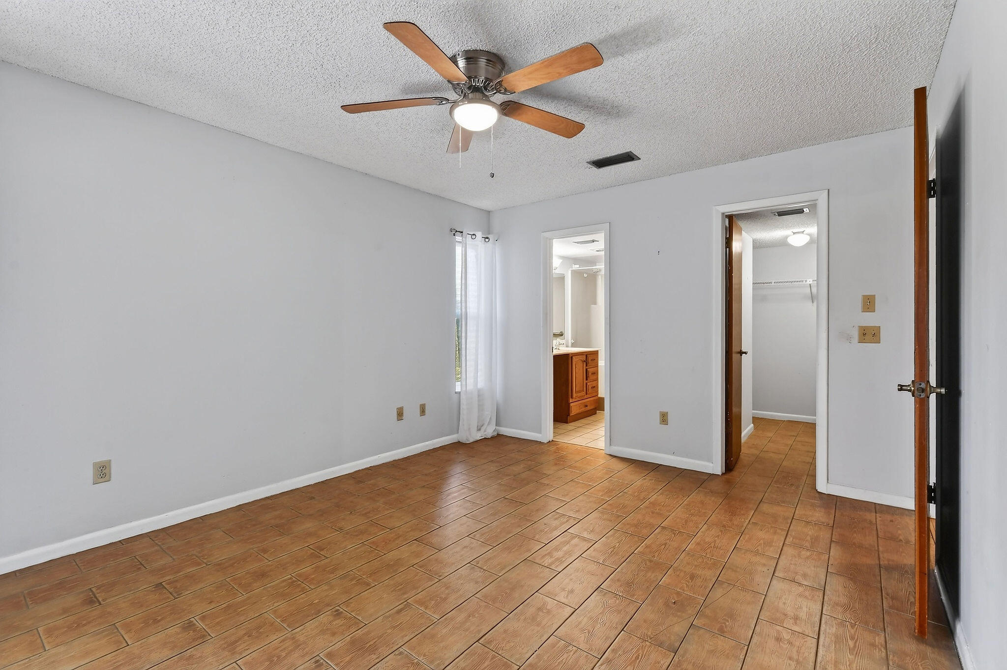 8387SECroftCir,UnitQ3(31)