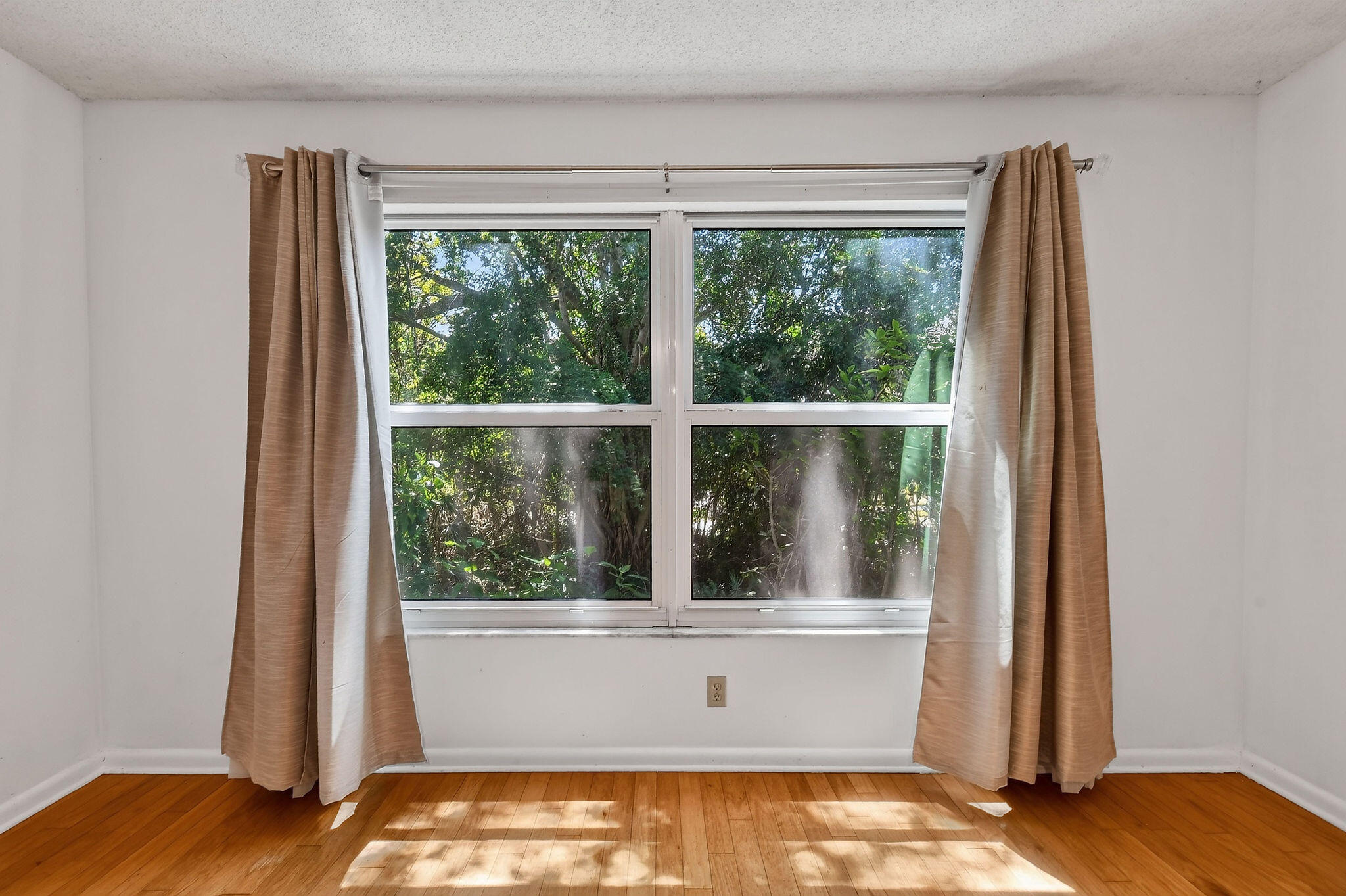 8387SECroftCir,UnitQ3(8)