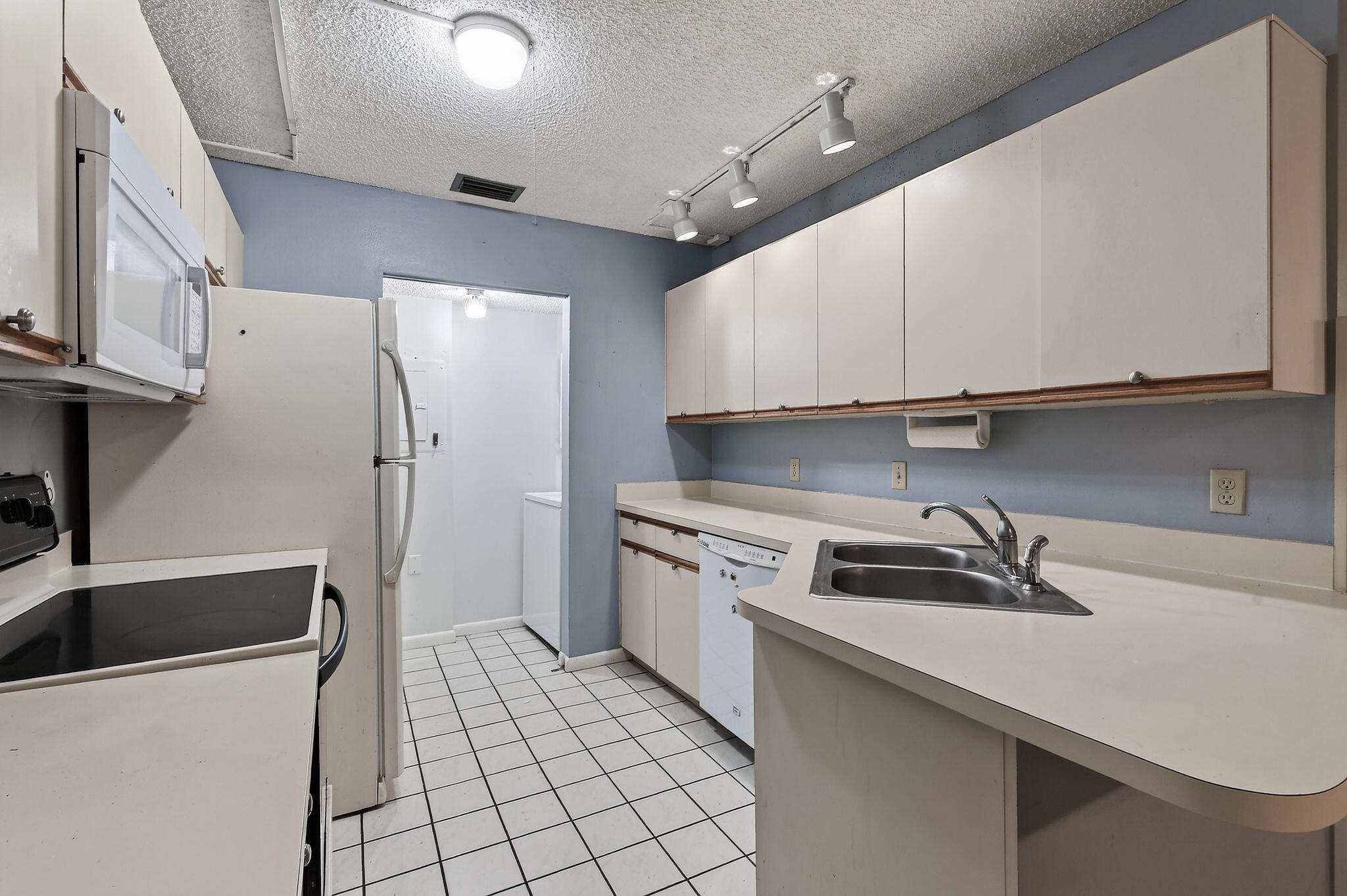 8387SECroftCir,UnitQ3(20)