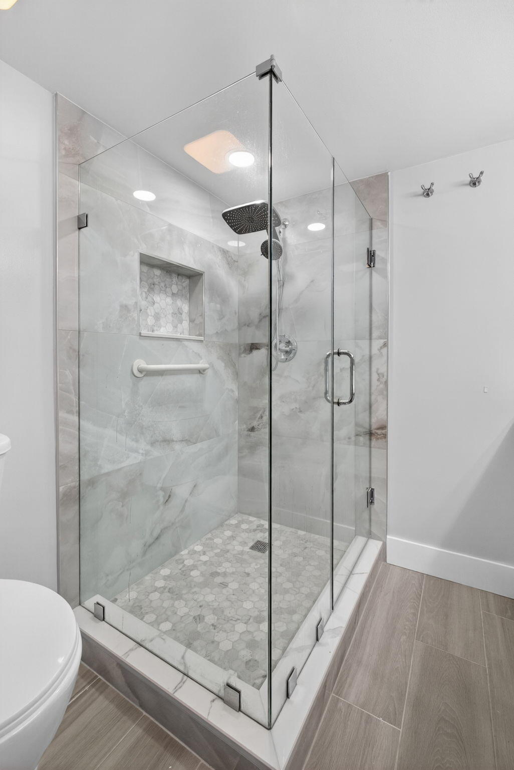 MASTER SHOWER