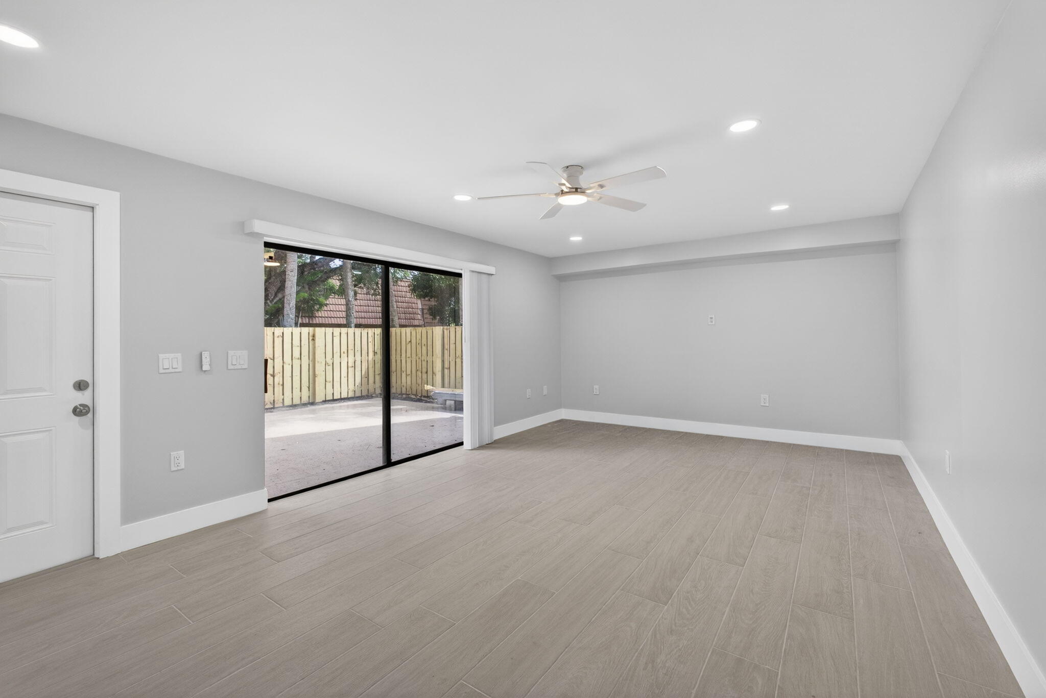ENTRANCE WAY/FAMILY ROOM