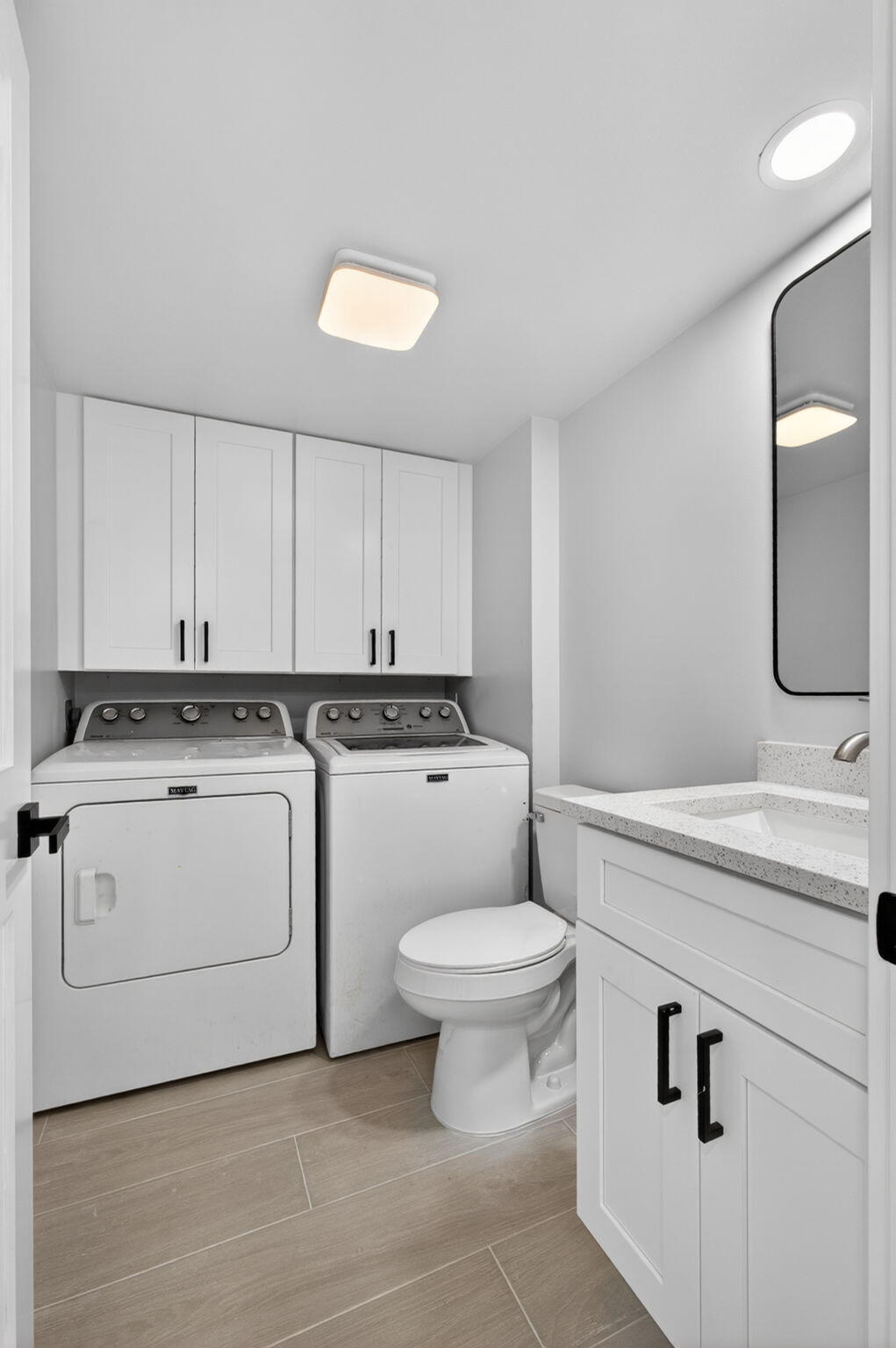 HALF BATH/LAUNDRY