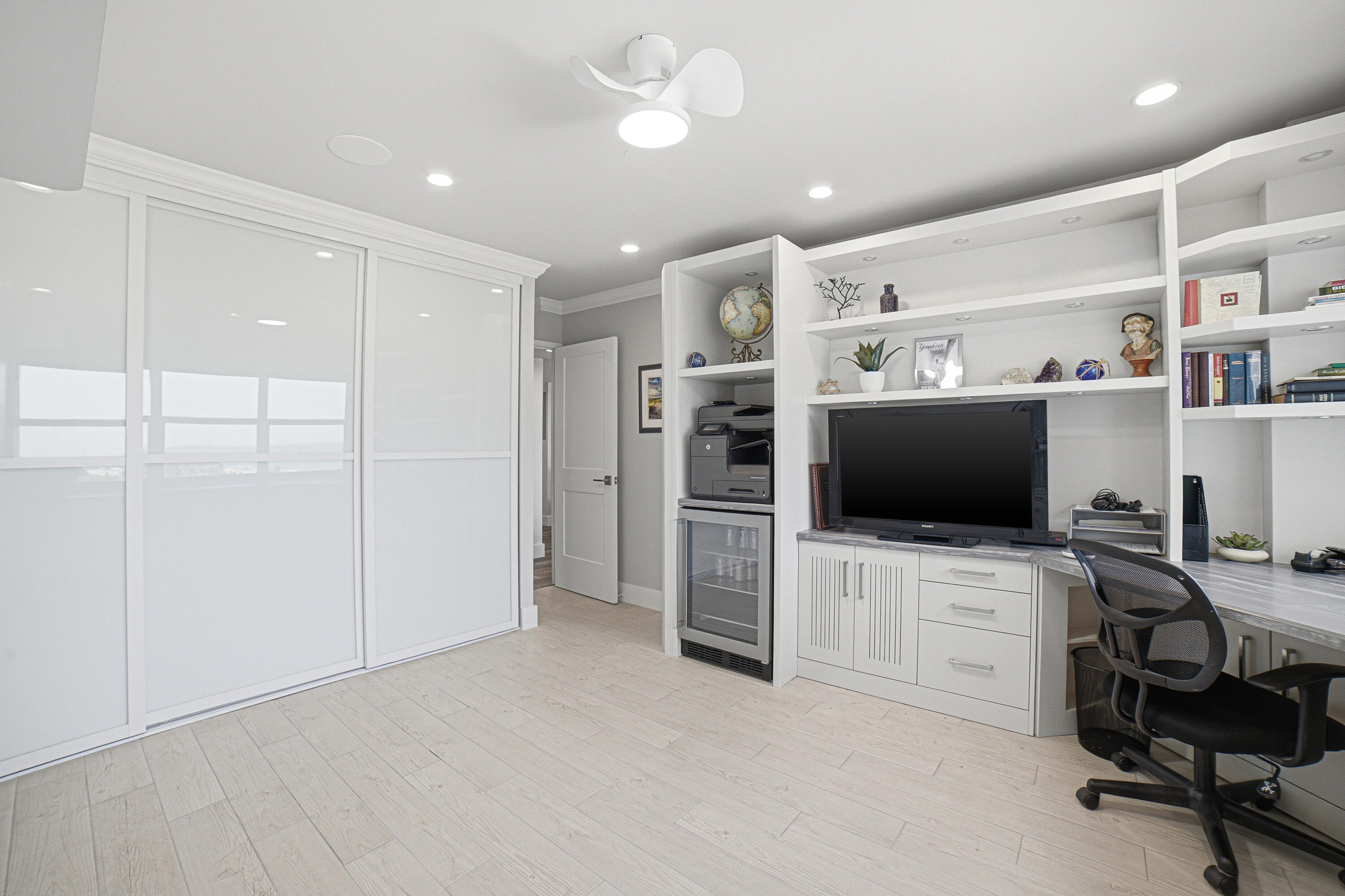 2nd bedroom/office with Murphy bed closed