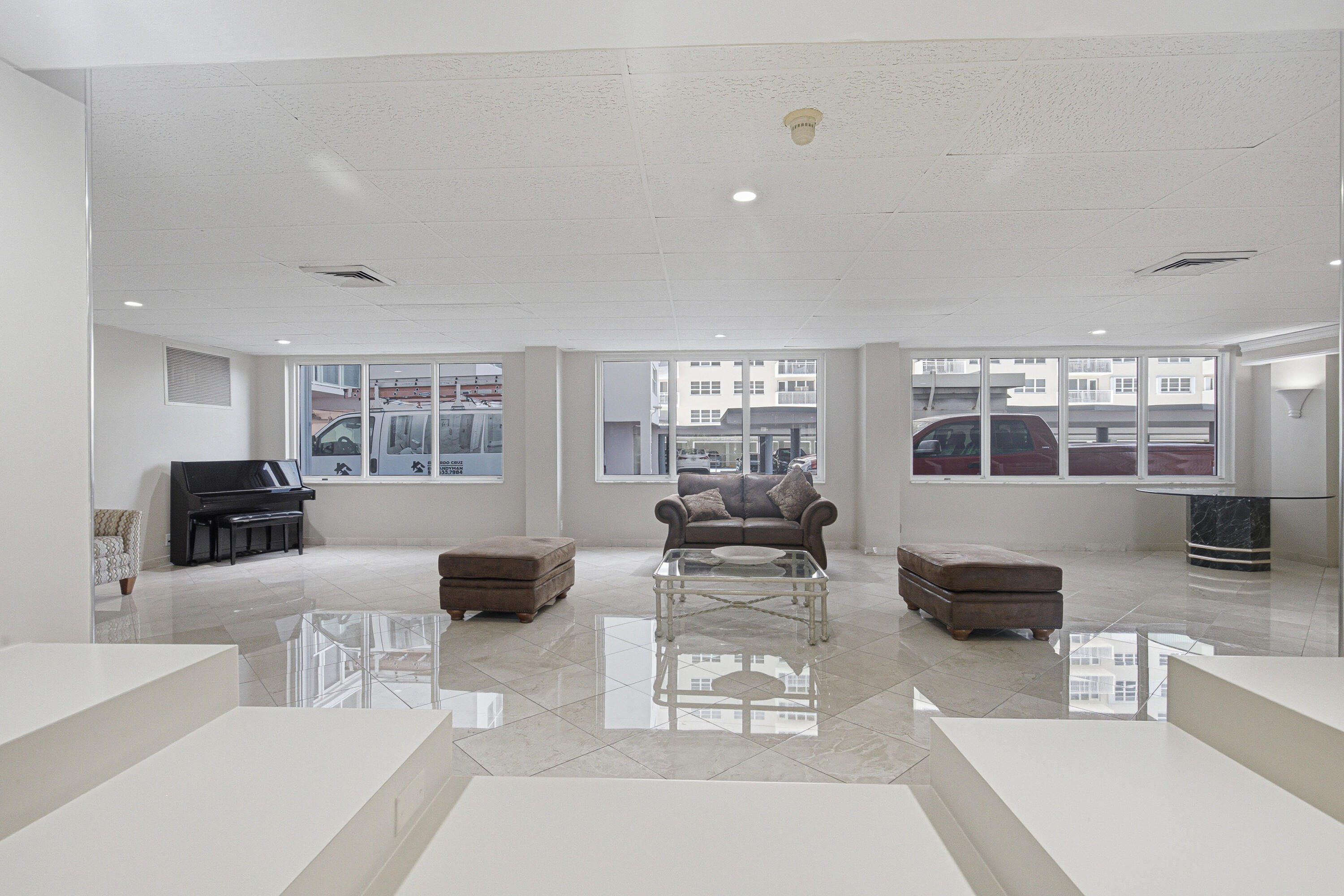 Lobby-C