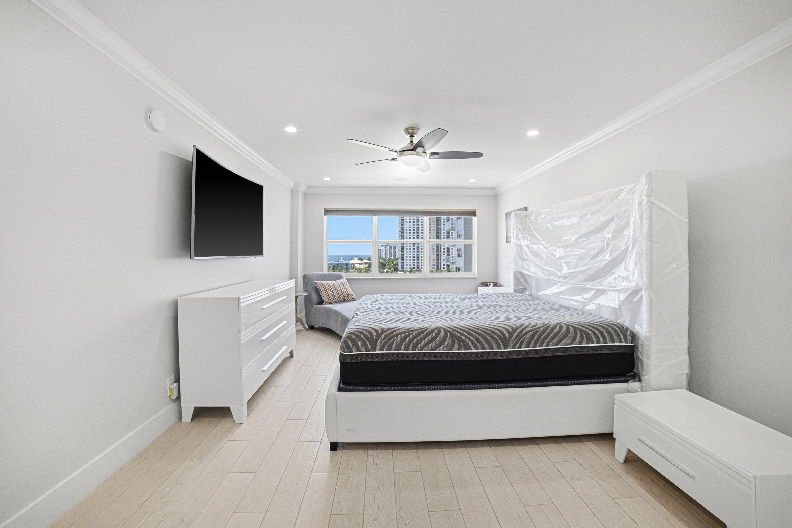 Primary bedroom, you'll be the first to ever sleep in this bed