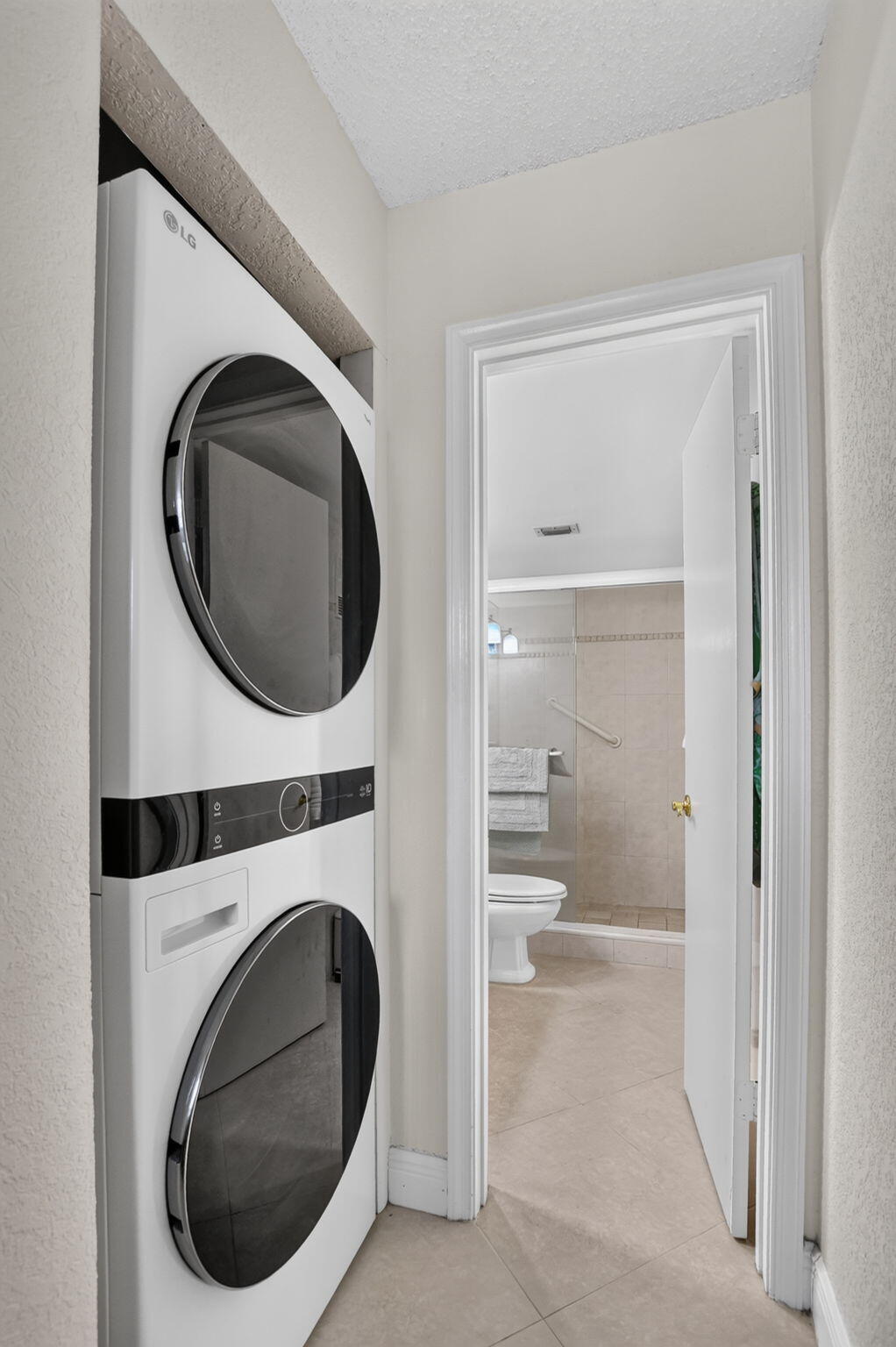 In unit Washer/dryer