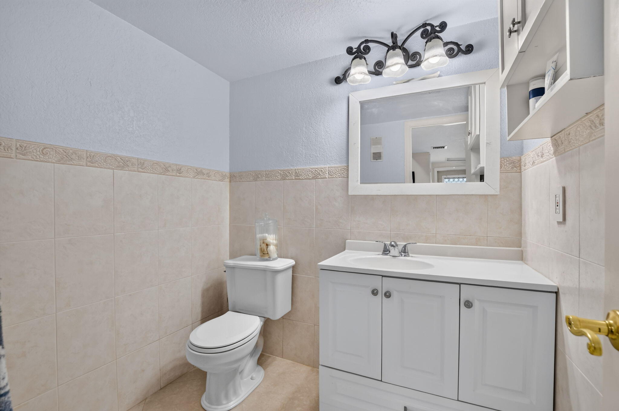 1/2 Bath