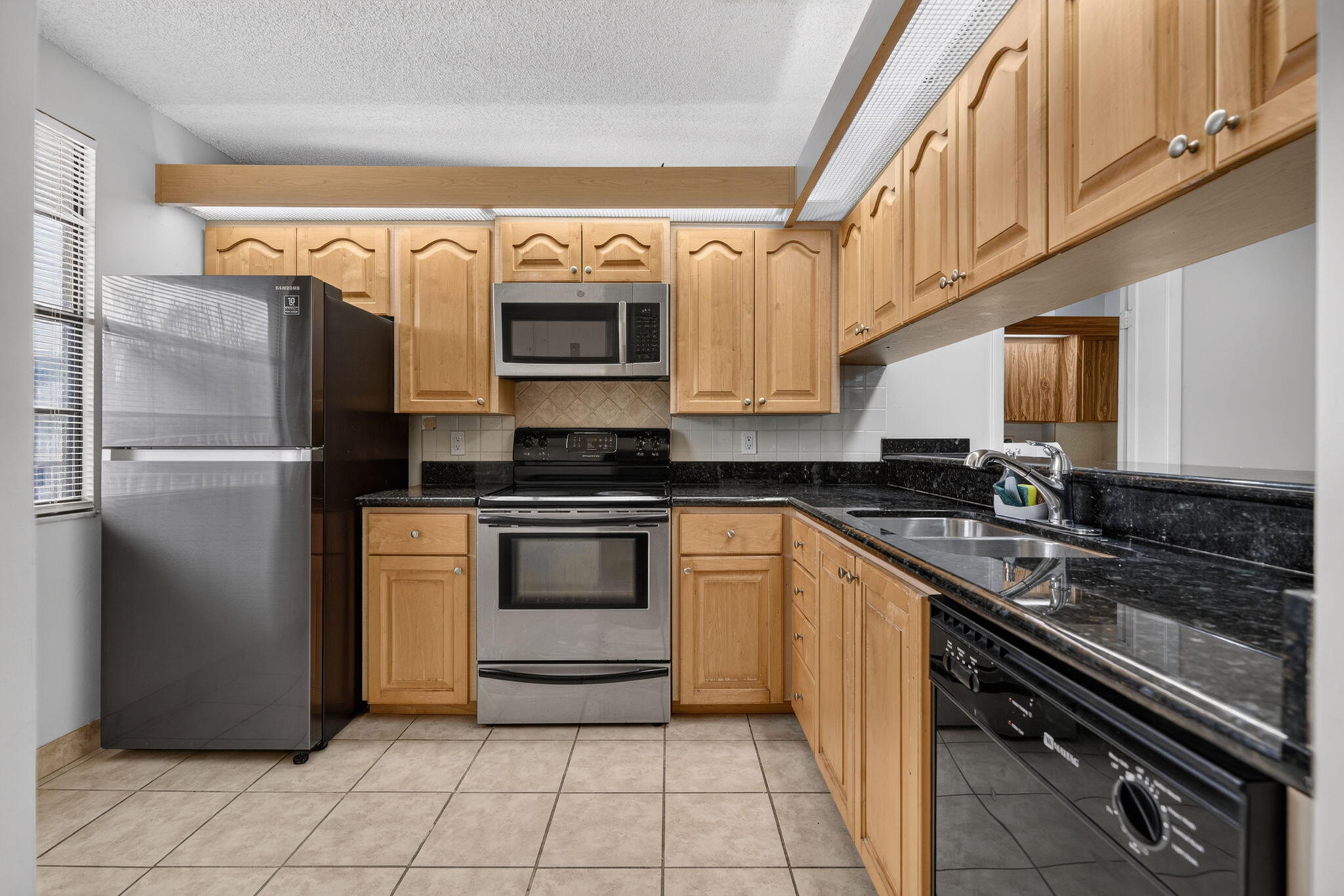KITCHEN KITCHEN