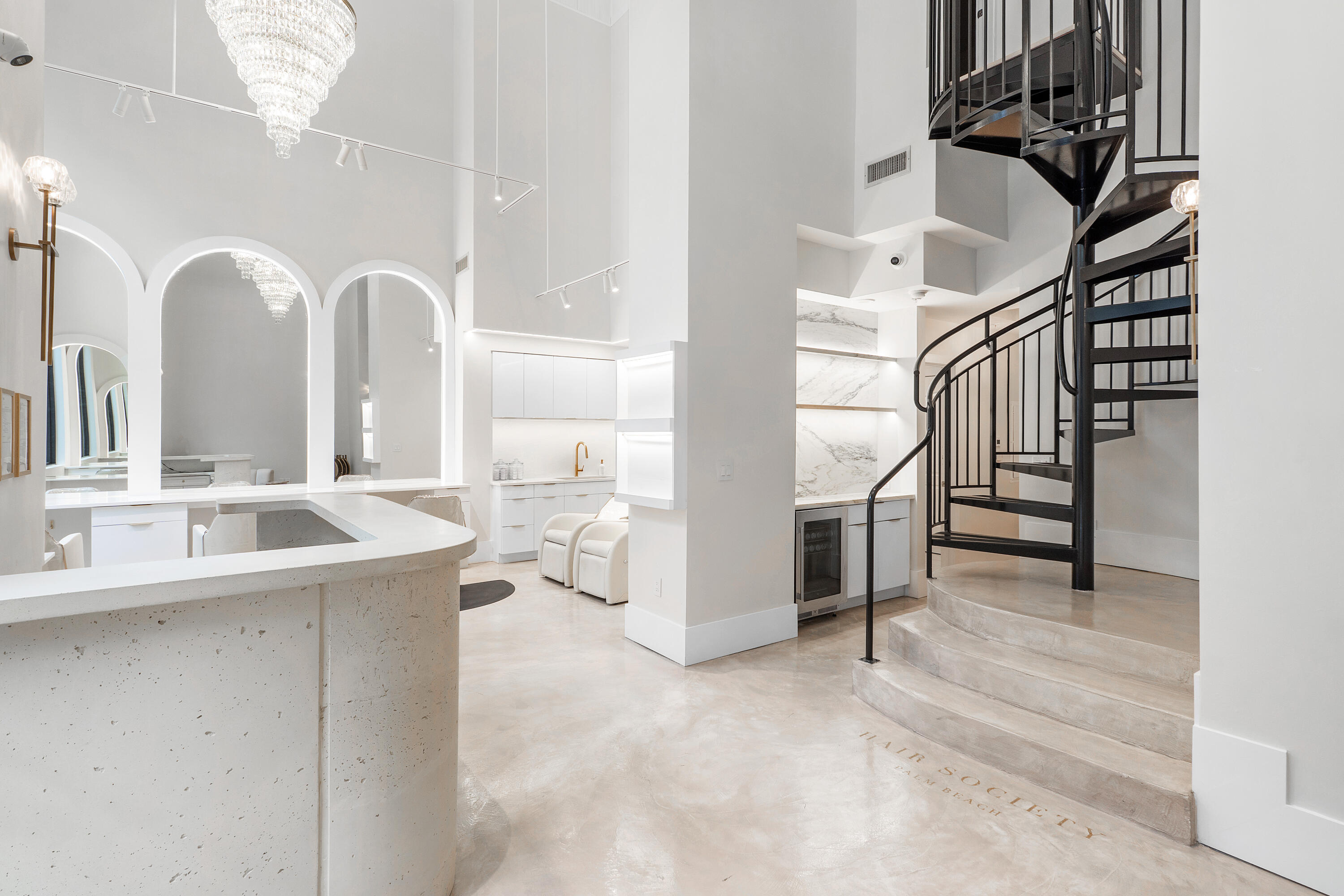 Stunning Open Designed Live/Work Space Stunning Open Designed Live/Work Space