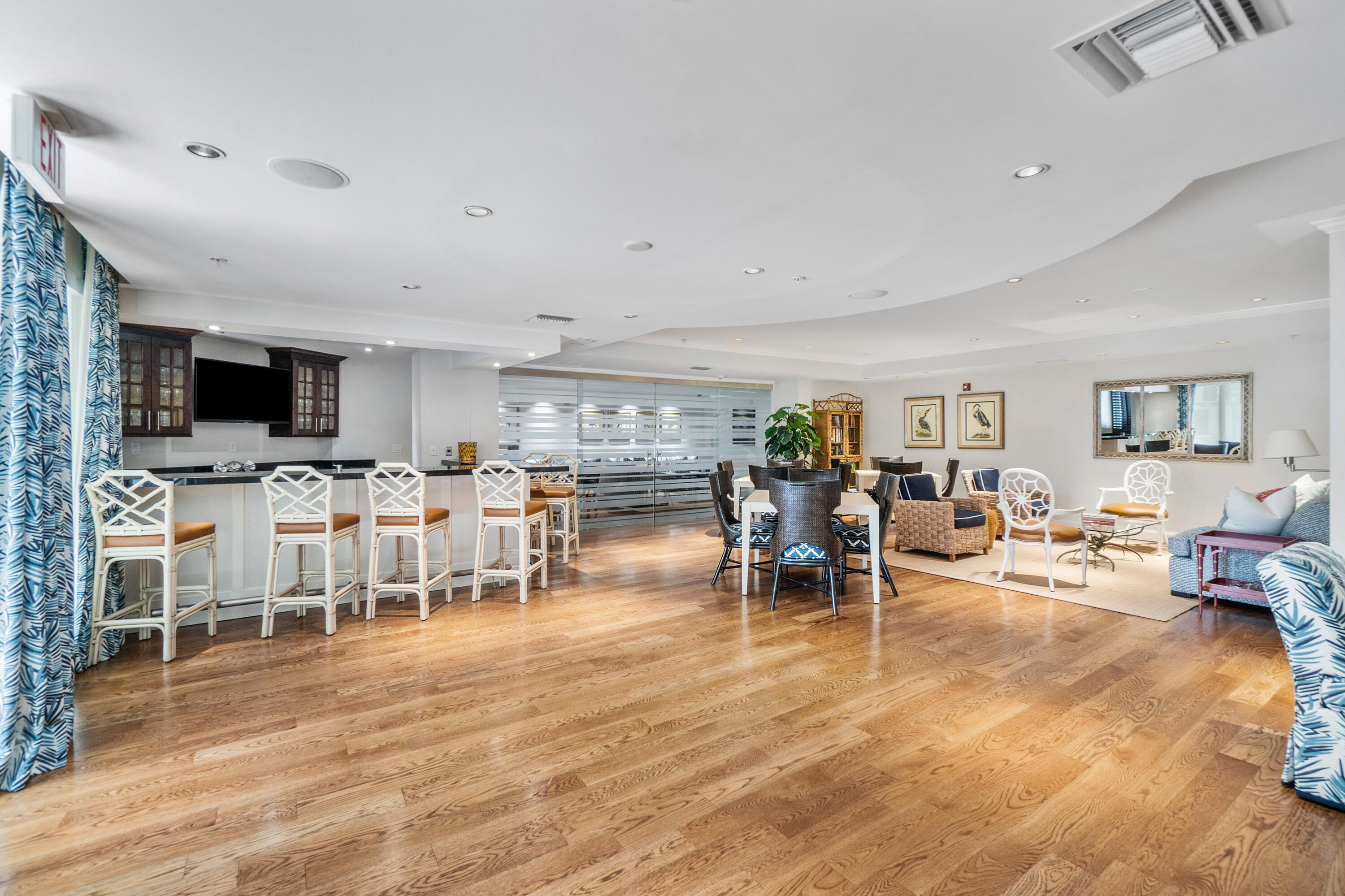 Club Room w/ Cater's Kitchen
