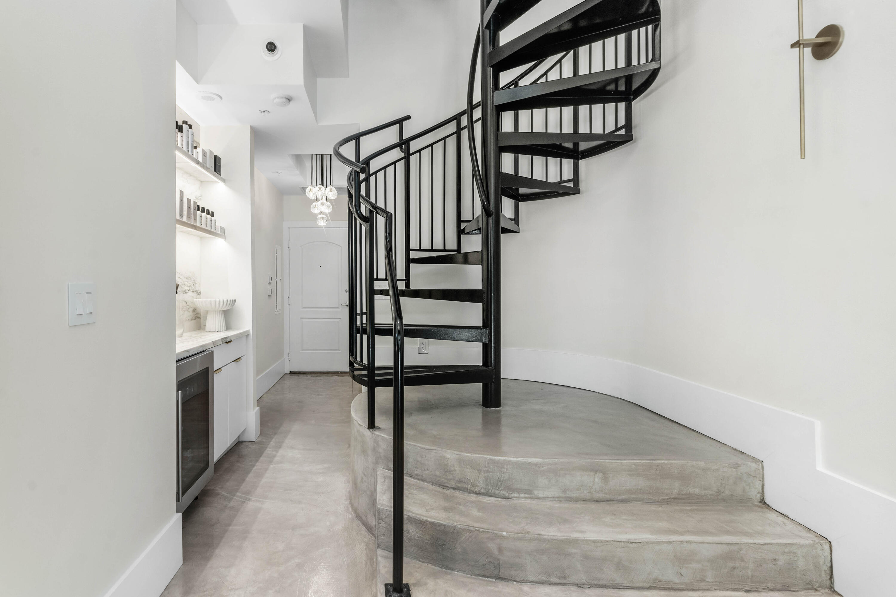 Stair Case to Upper Level