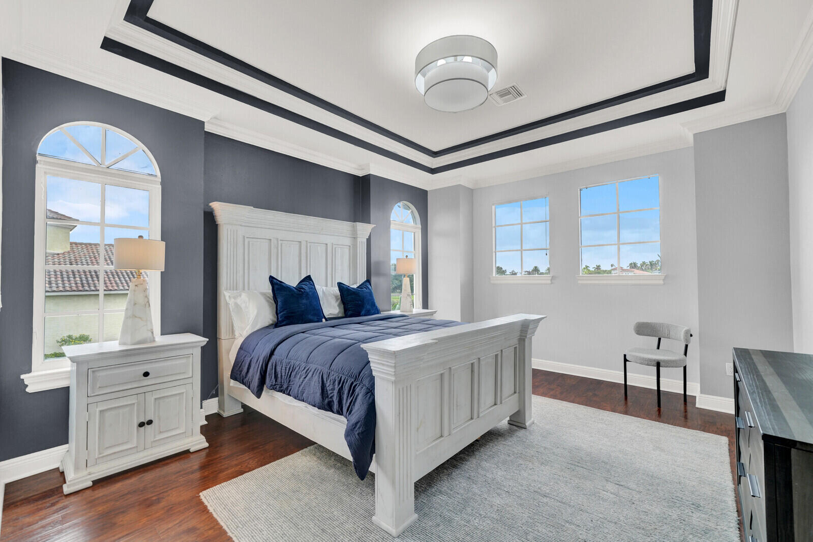 Tray ceiling with accent trim