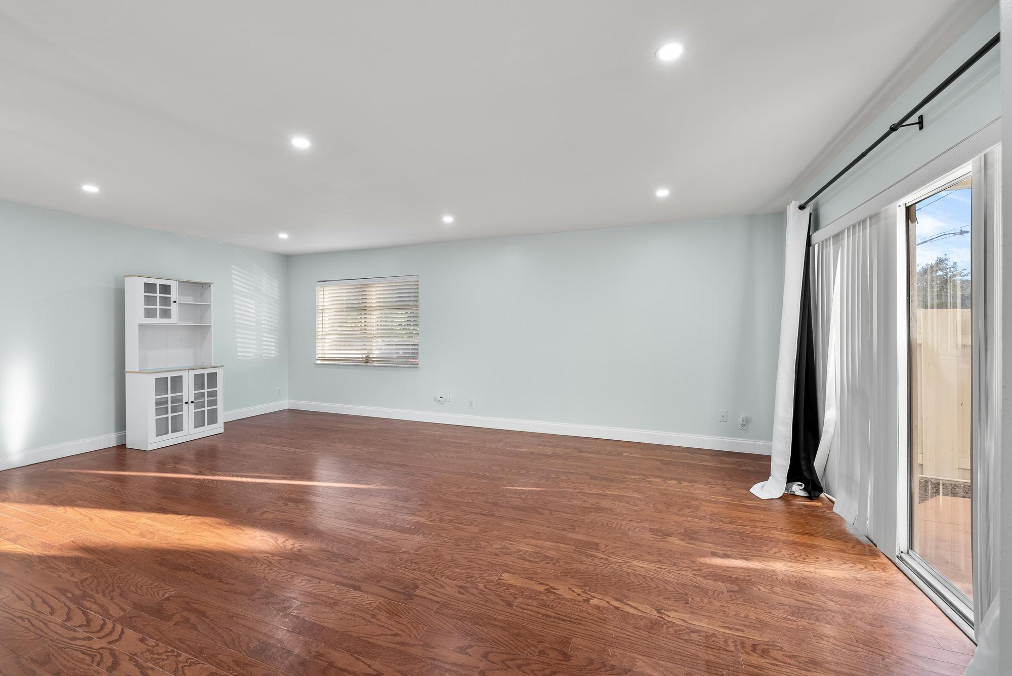 169 Seabreeze Circle-5