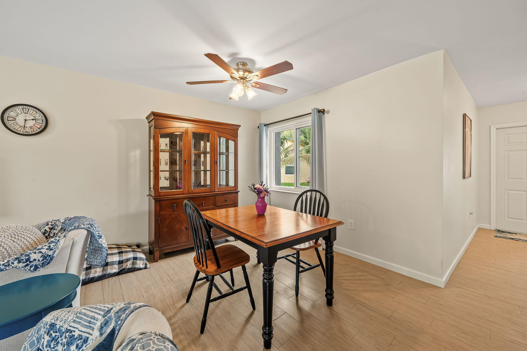 13-web-or-mls-DSC00116 13-web-or-mls-DSC00116
