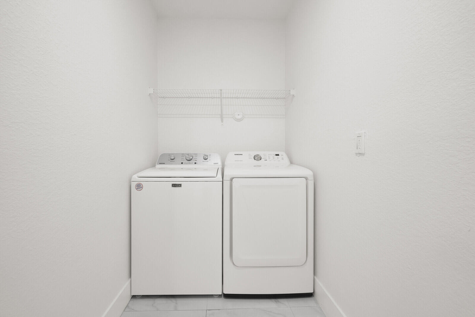 09_Image_10_mls 09_Image_10_mls