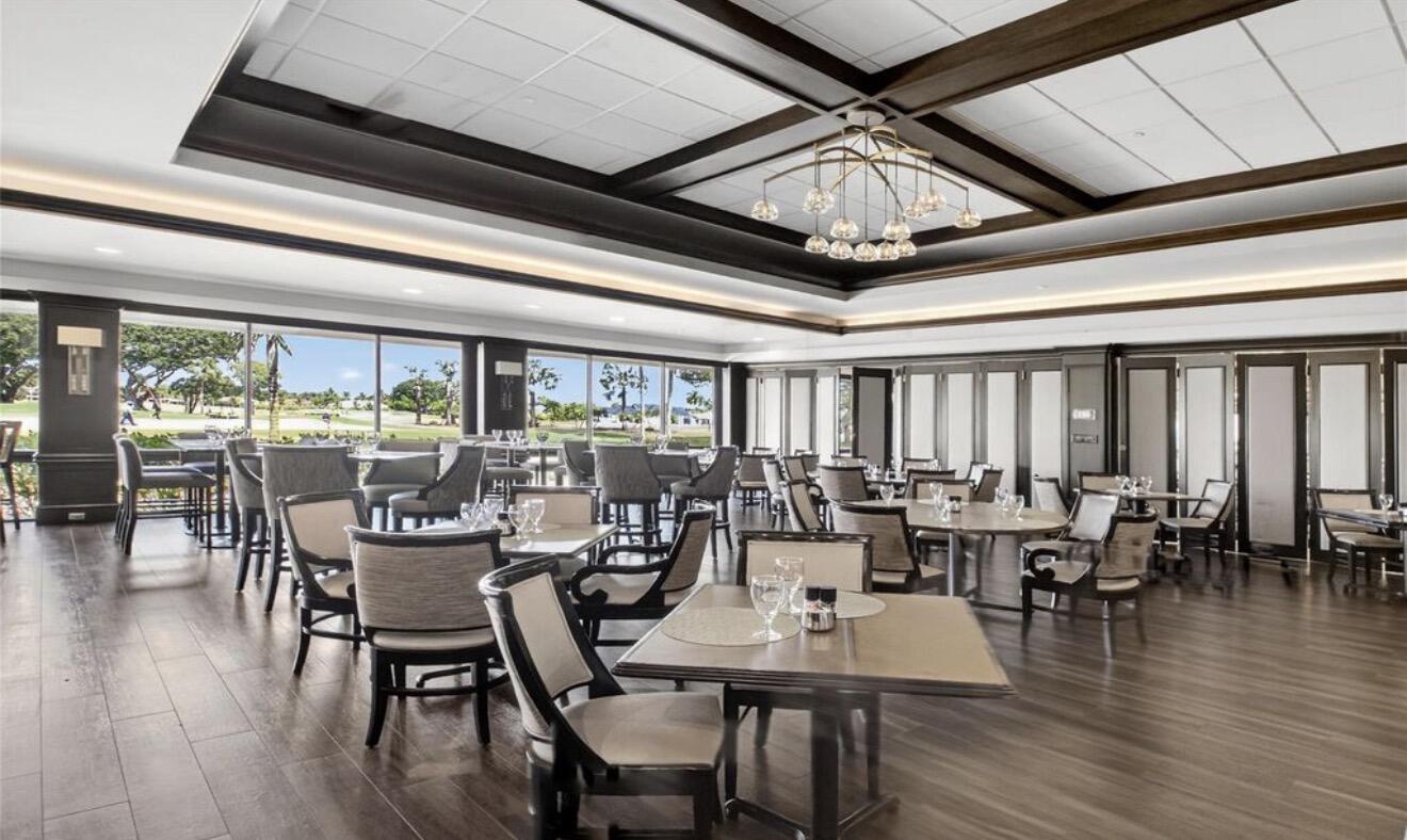 Bar dining room