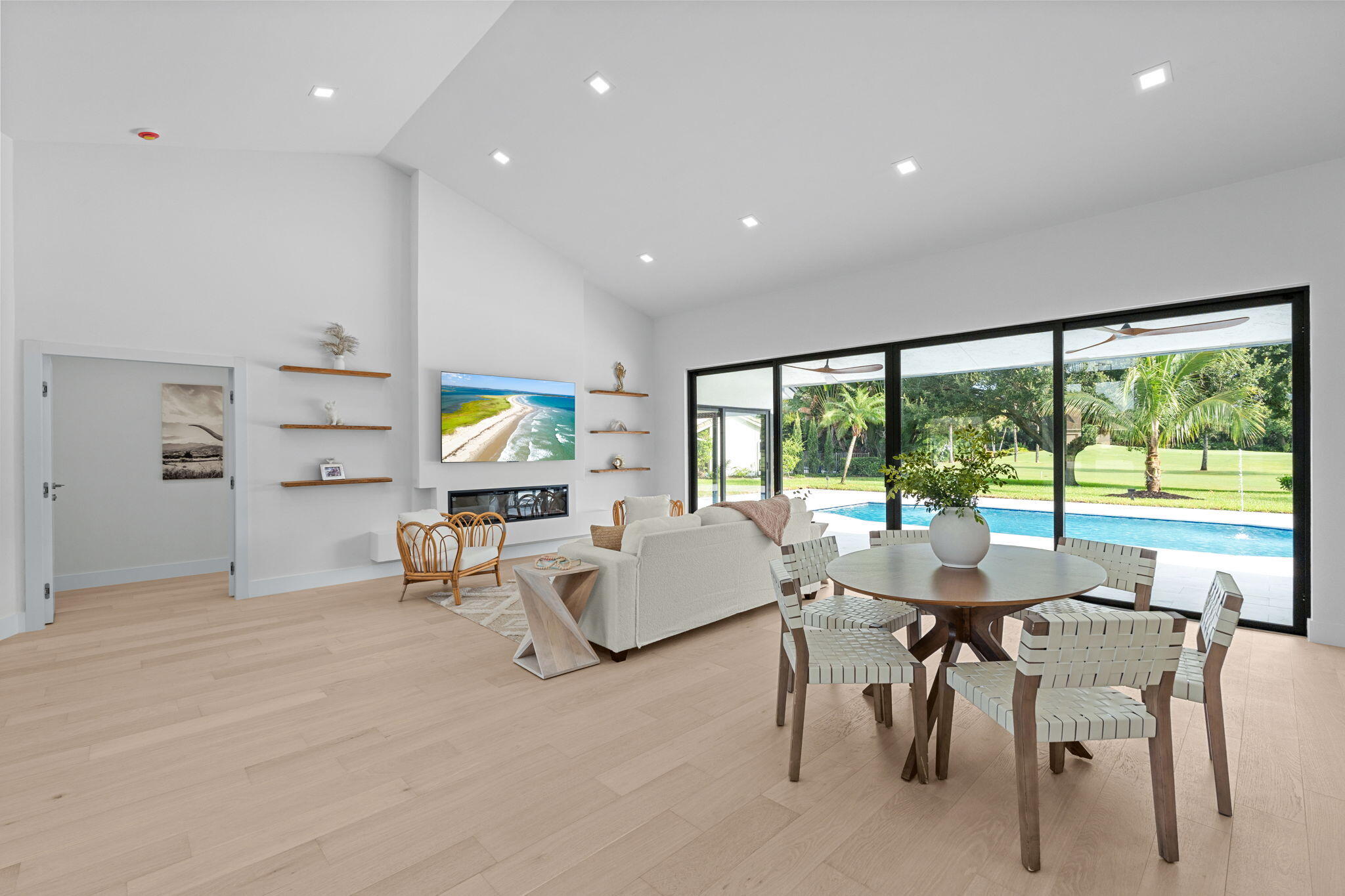11-web-or-mls-A7403596