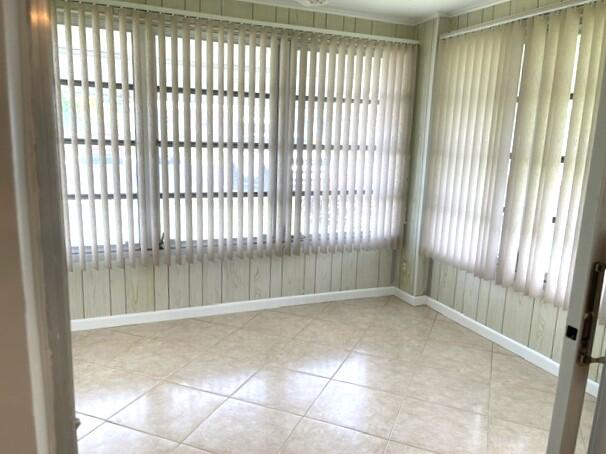 Enclosed Florida room 1 Enclosed Florida room 1