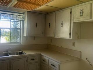 Canalview - Kitchen 3