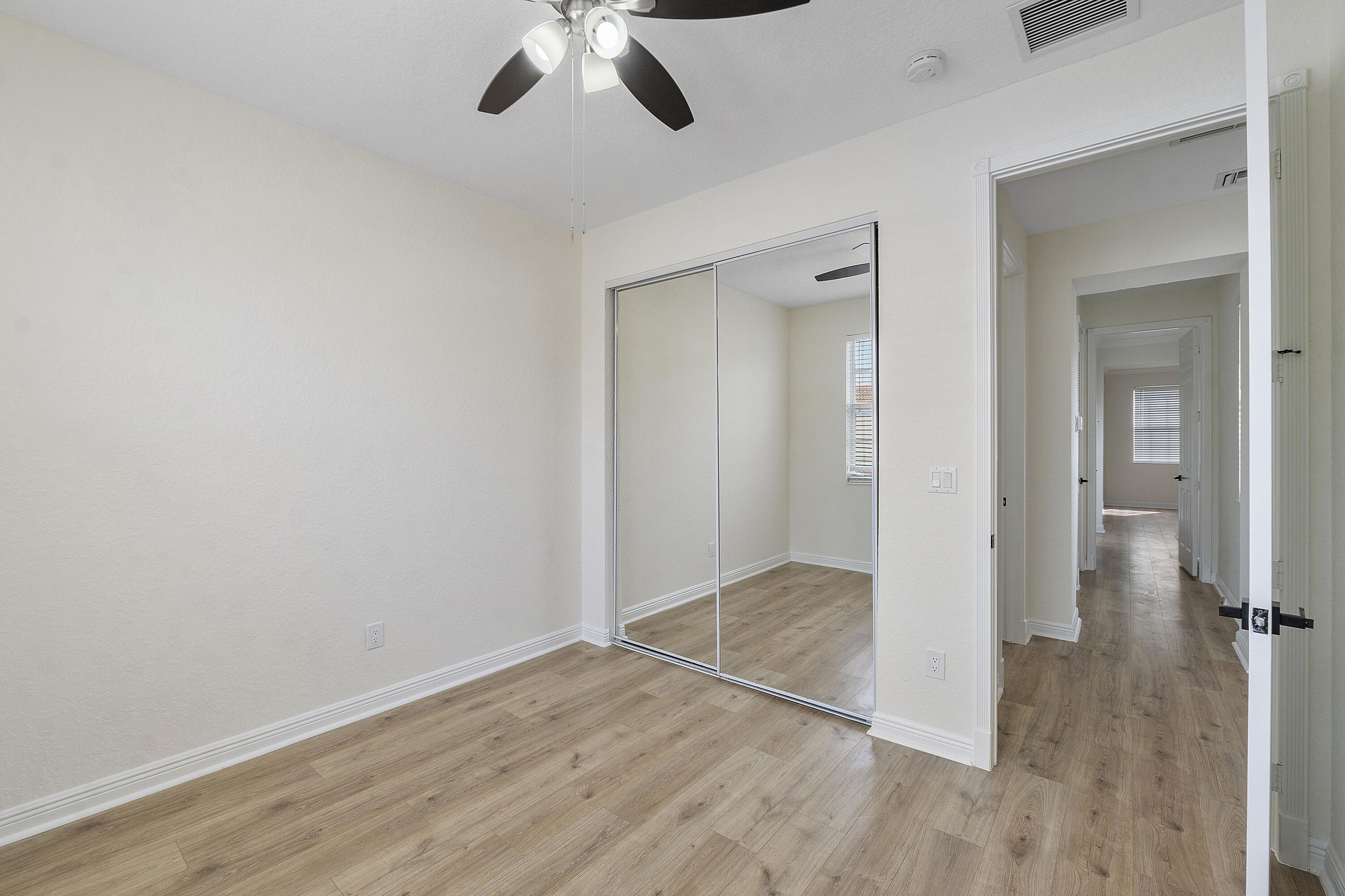 8332 NW 7th Ct_024