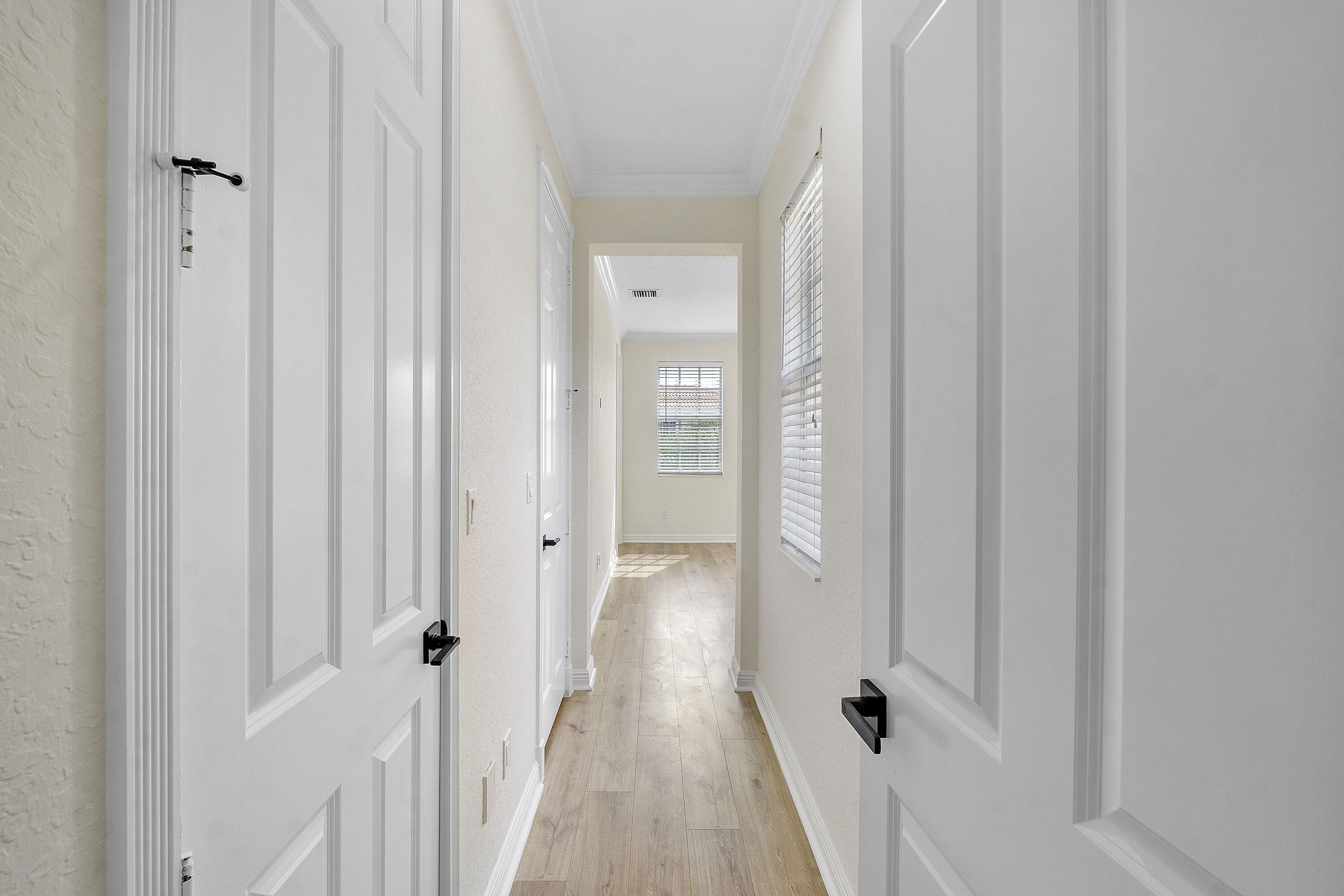 8332 NW 7th Ct_014