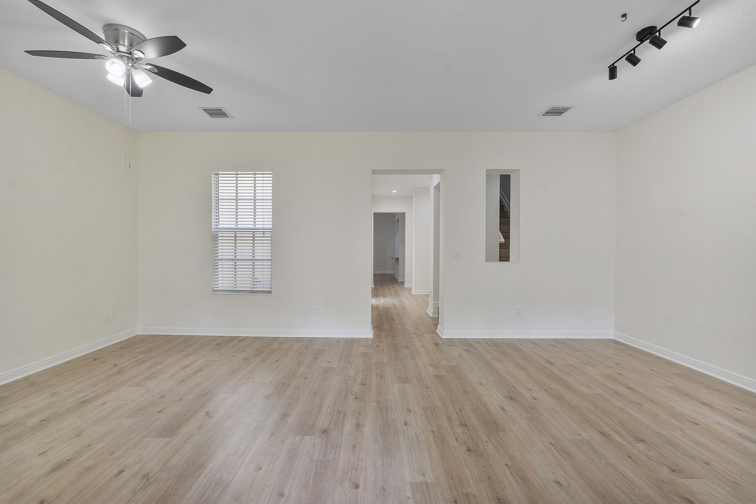 8332 NW 7th Ct_001
