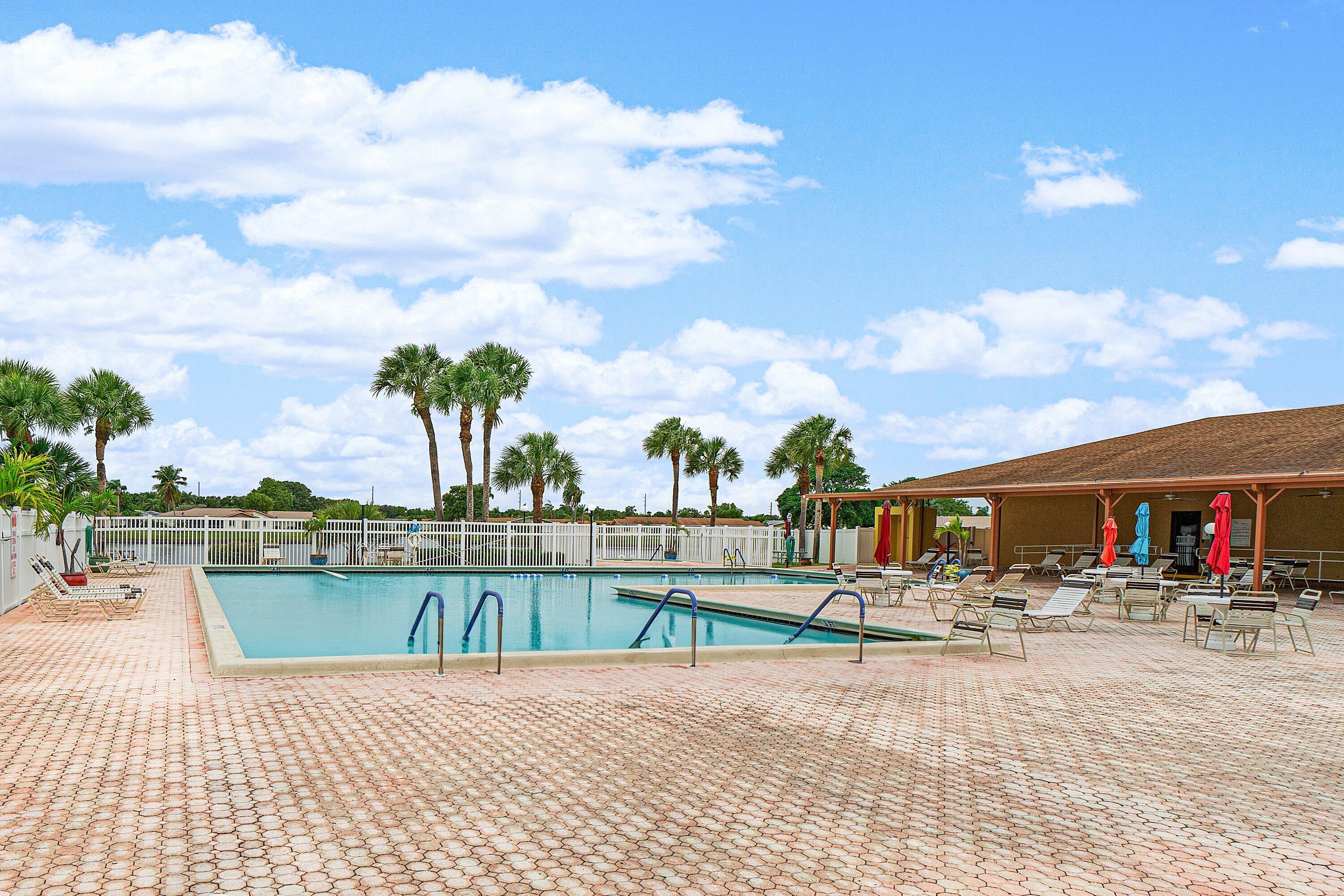 041-14605LucyDrive-DelrayBeach-FL-33484-