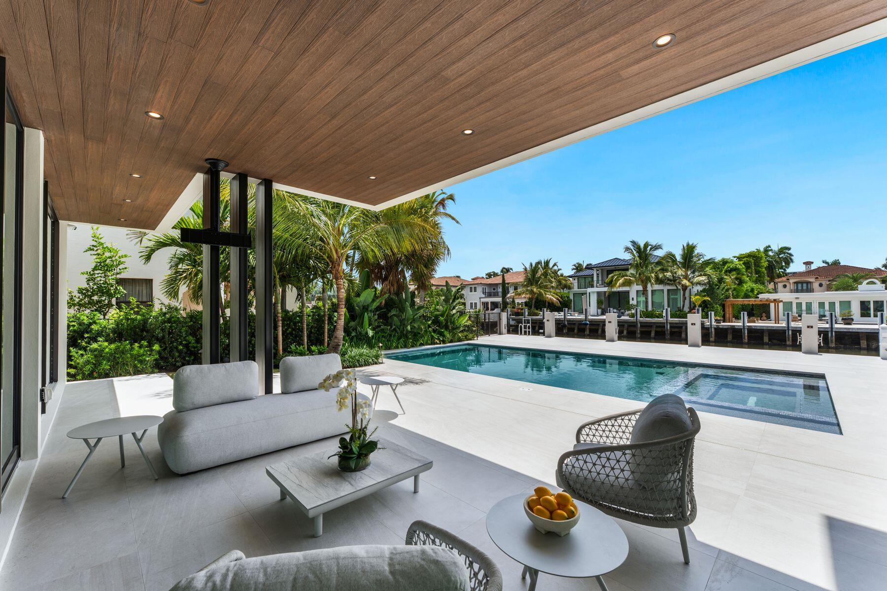 Resort-Inspired Covered Lounge