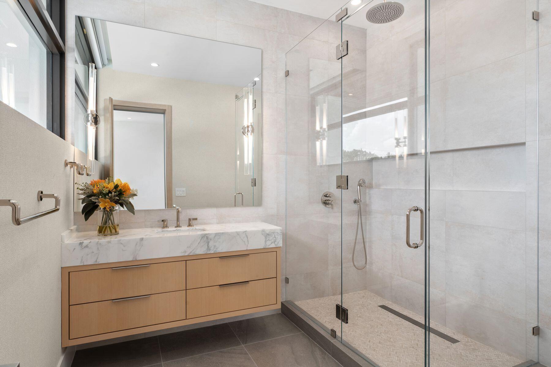 Distinctive Natural Stone for Every Bath