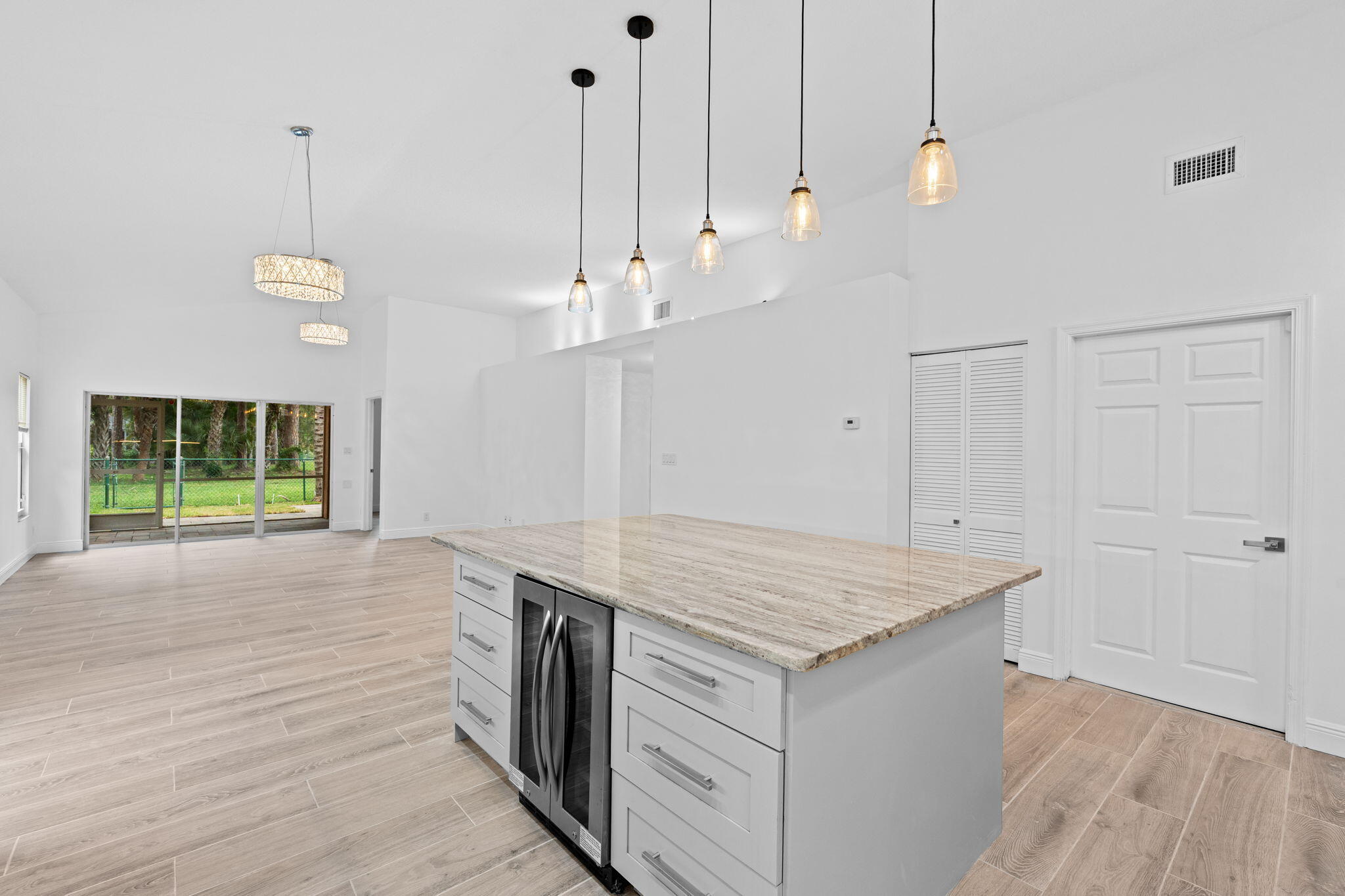 13-web-or-mls-A7405802