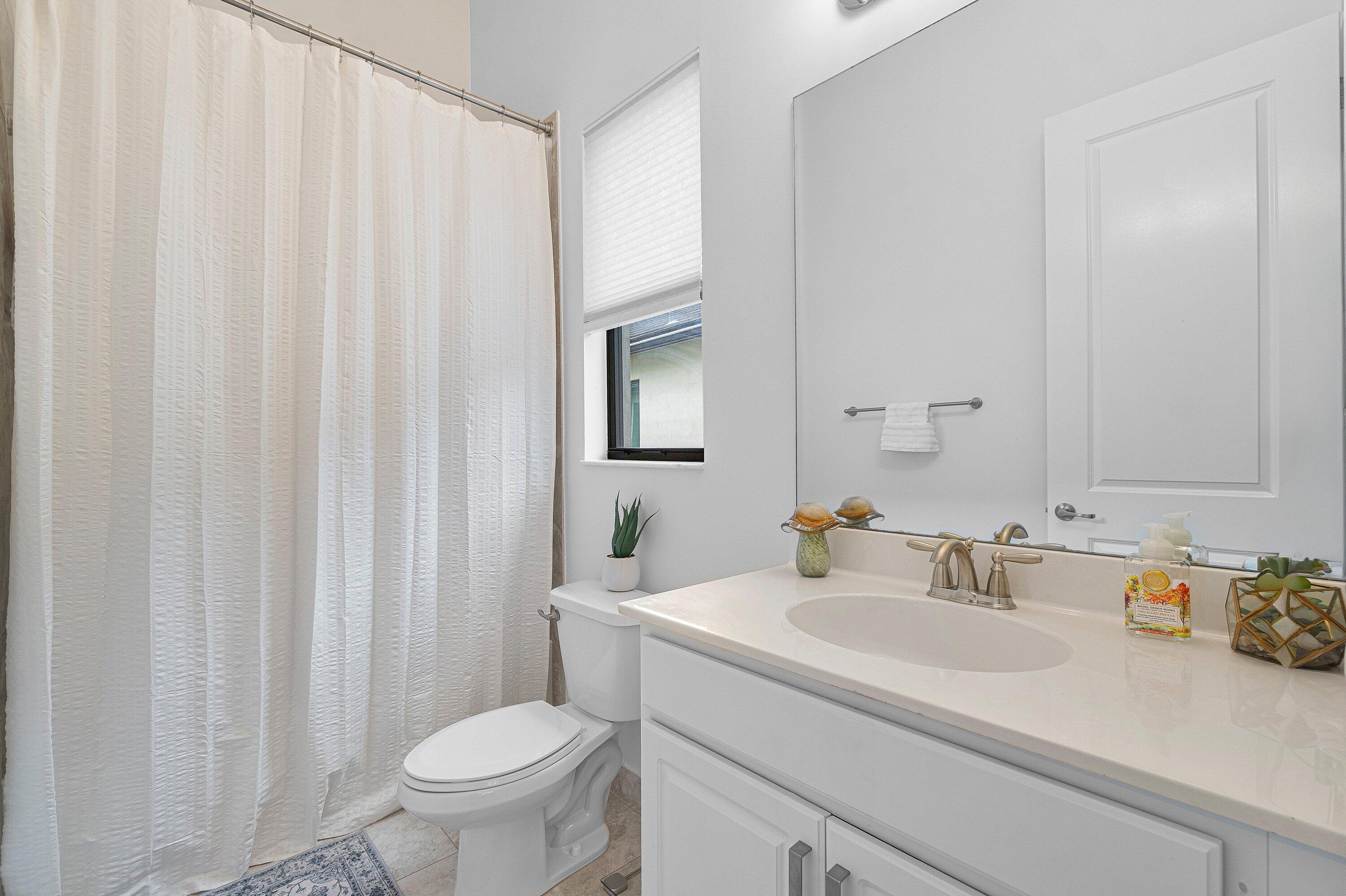 022-8331GrandPrixLane-BoyntonBeach-FL-33