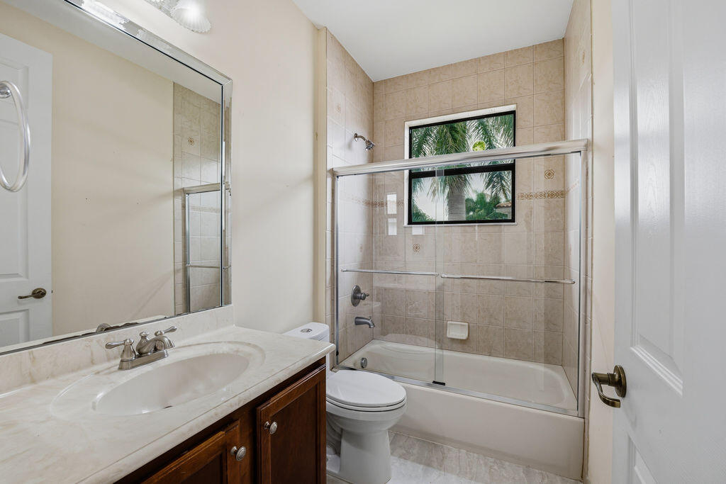 4th Bathroom - Level 2