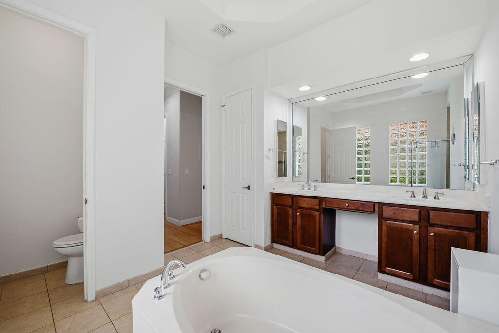 Primary Suite Bathroom