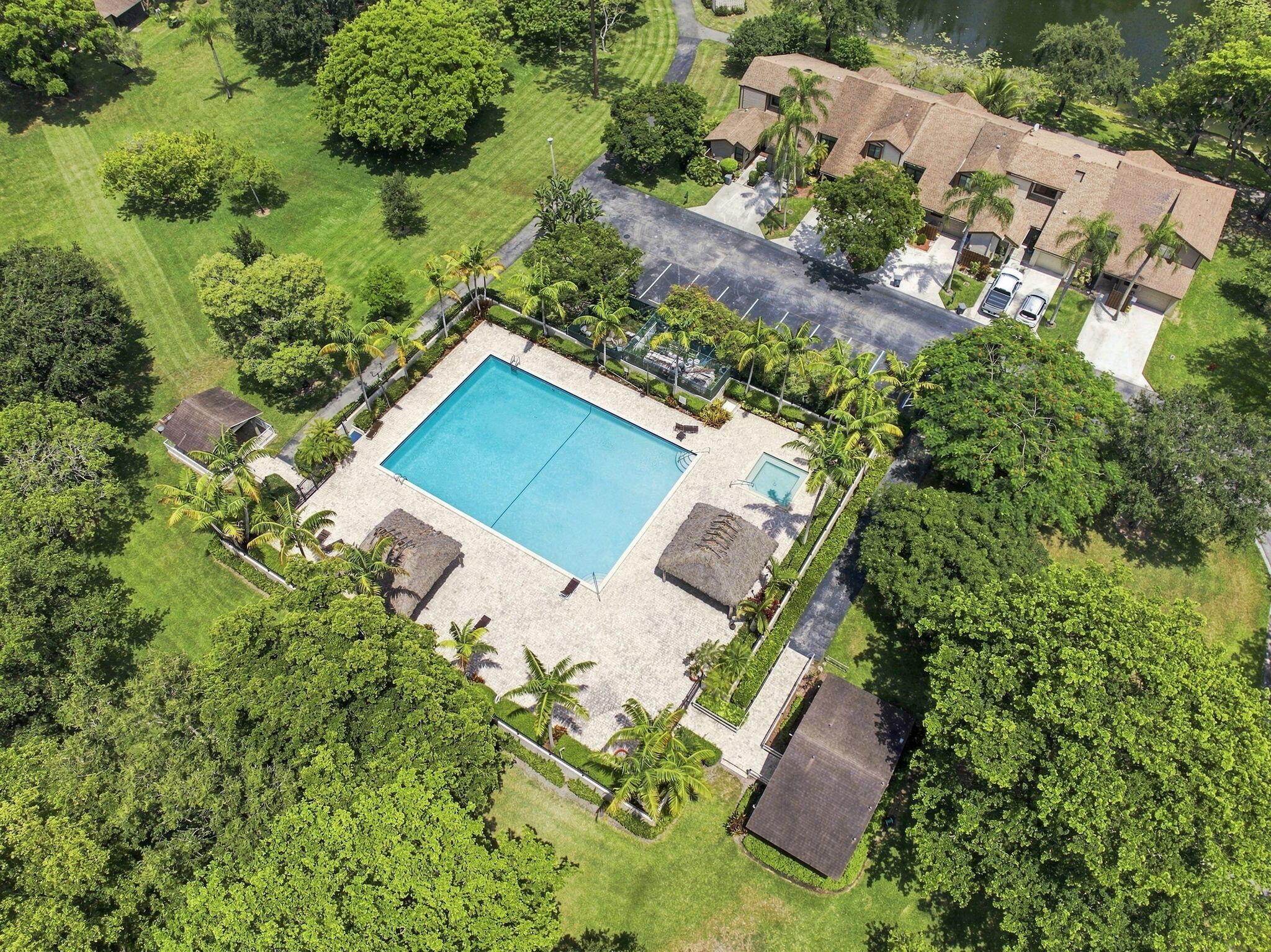 3-web-or-mls-22311-whistling-pines-ln
