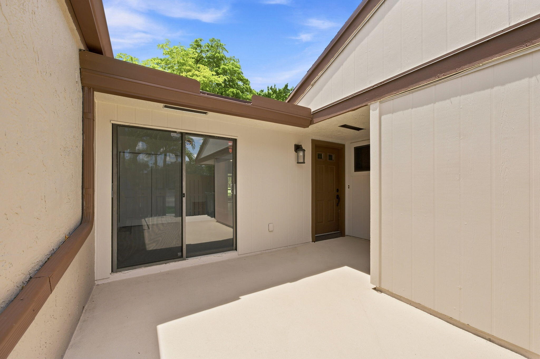 22-web-or-mls-22311-whistling-pines-ln
