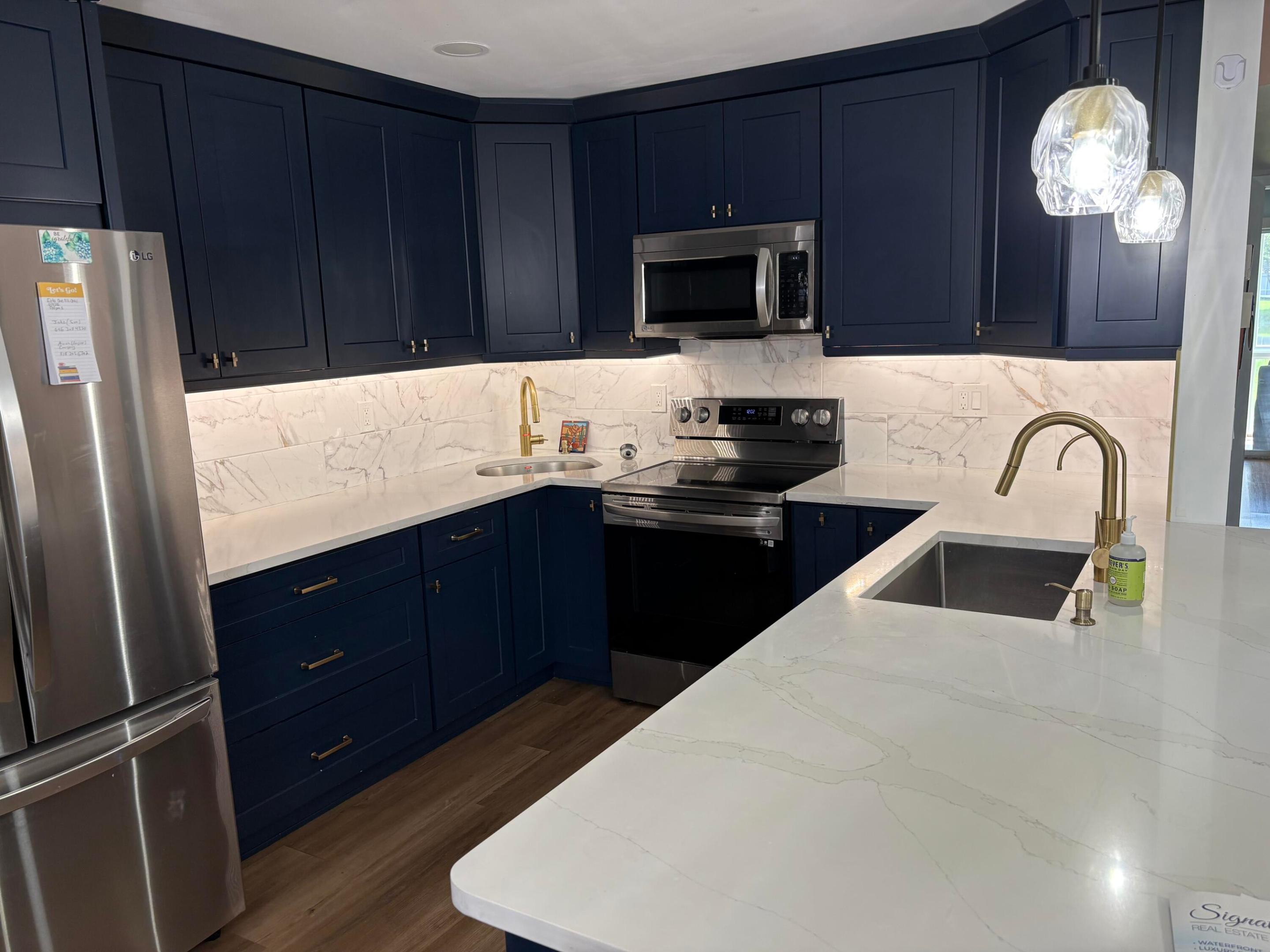 KITCHEN KITCHEN