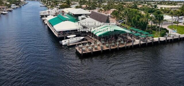Just minutes away, enjoy waterfront dinning at Boynton Beach's popular Banana Boat, with beautiful intracoastal views, coastal cuisine, cocktails, and outdoor dining experiencing the best of South Florida's waterfront lifestyle.