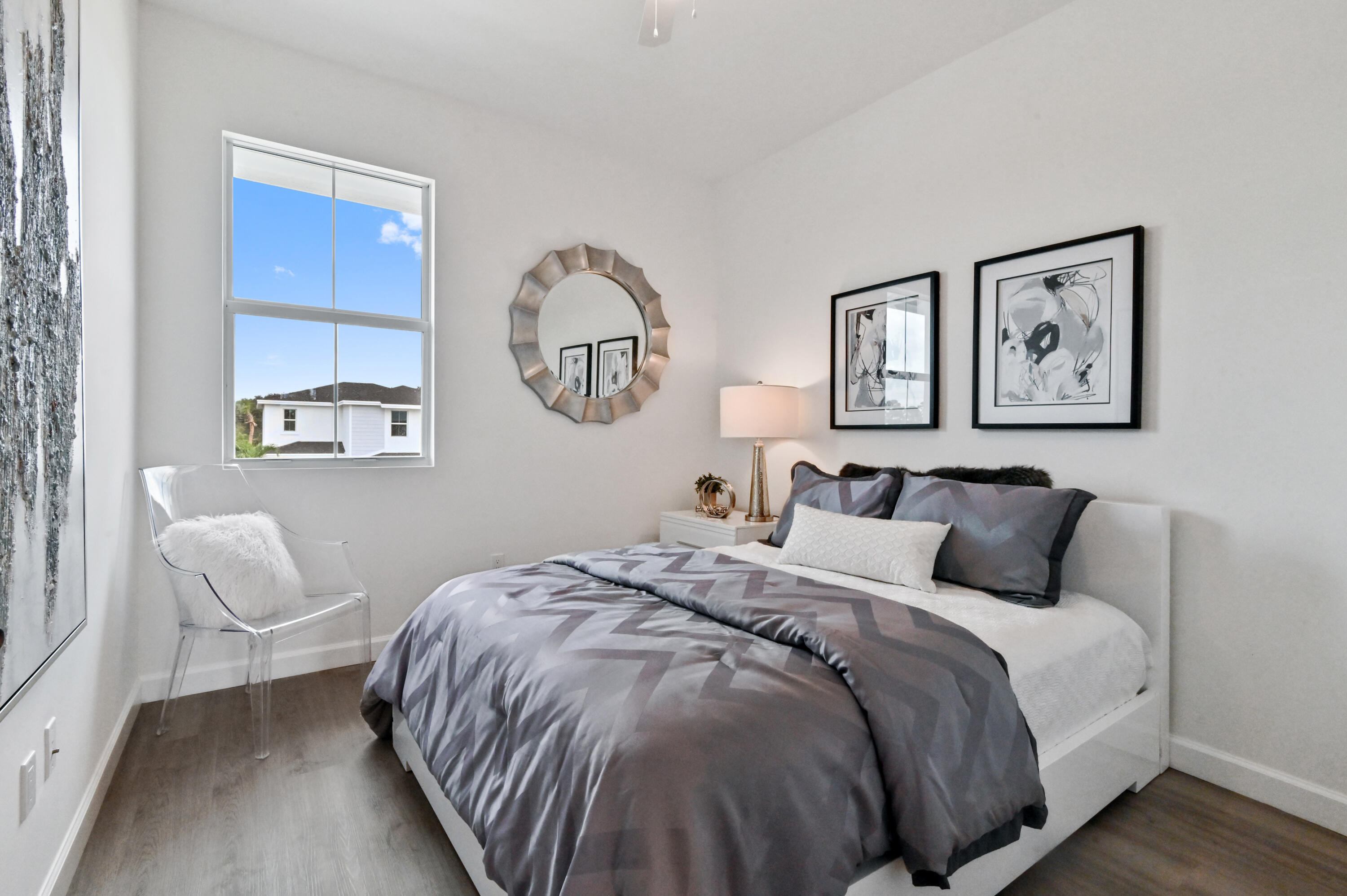 29 Bedroom 01