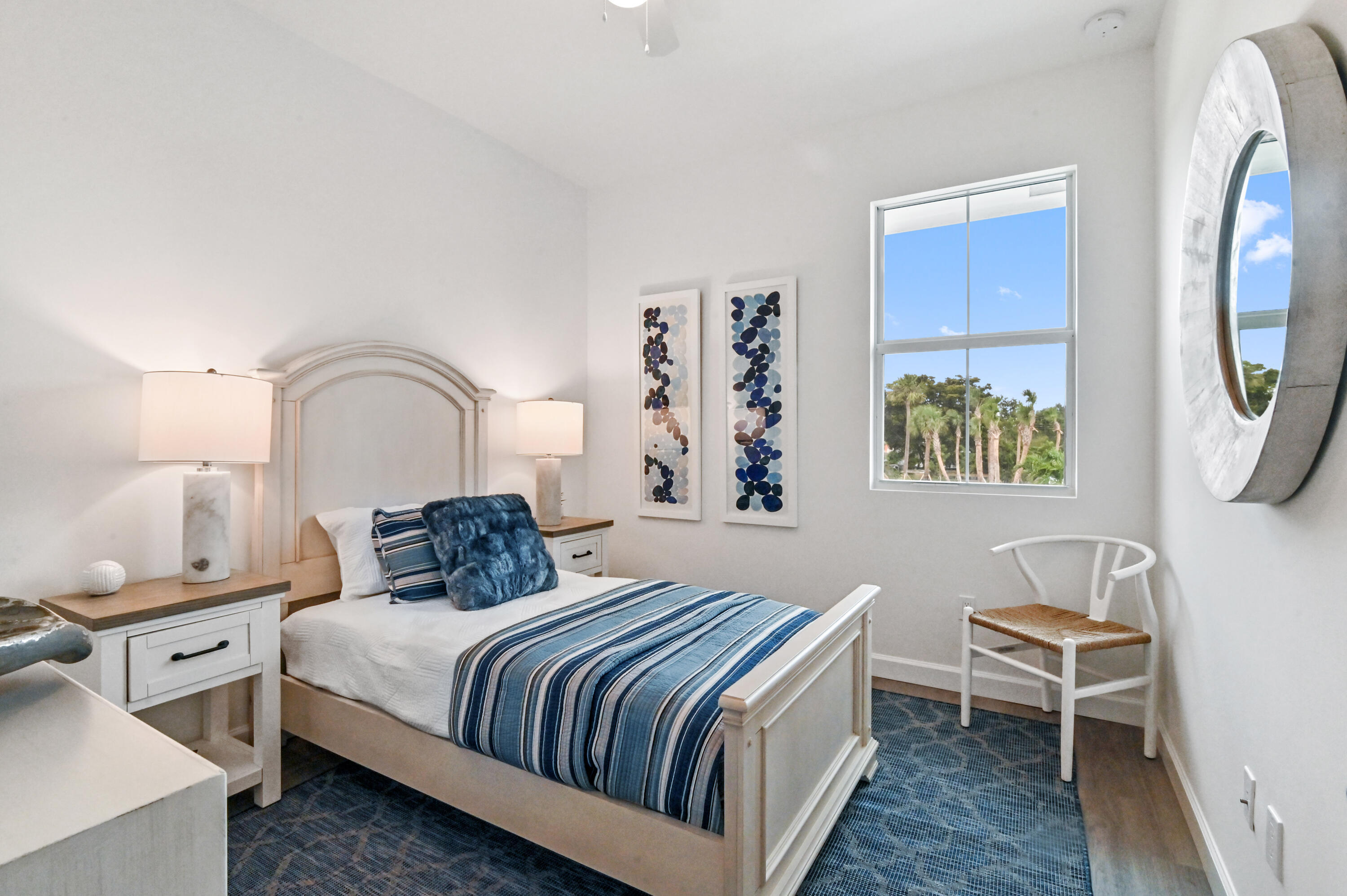27 Bedroom 01