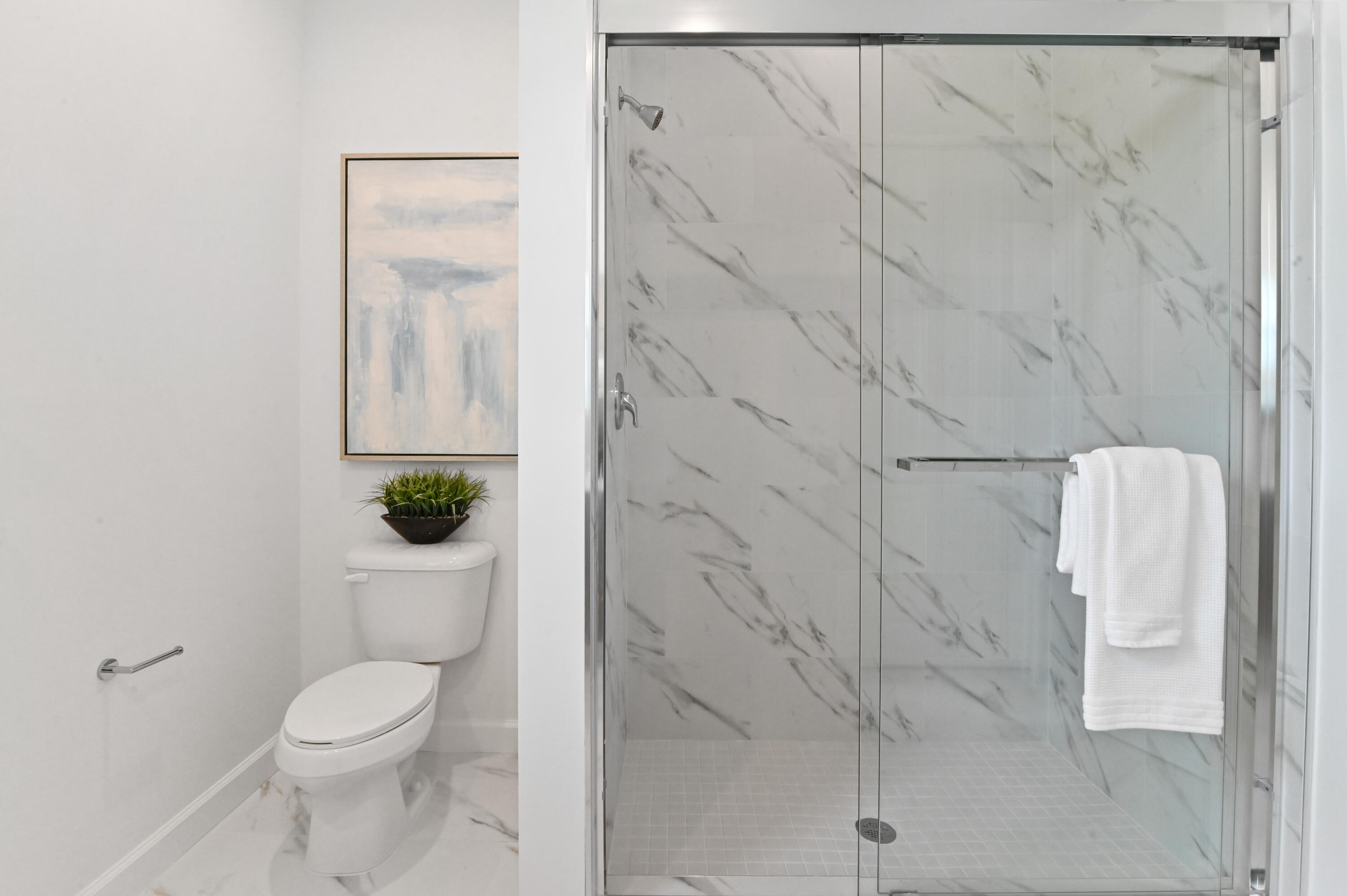 42 Bathroom 03