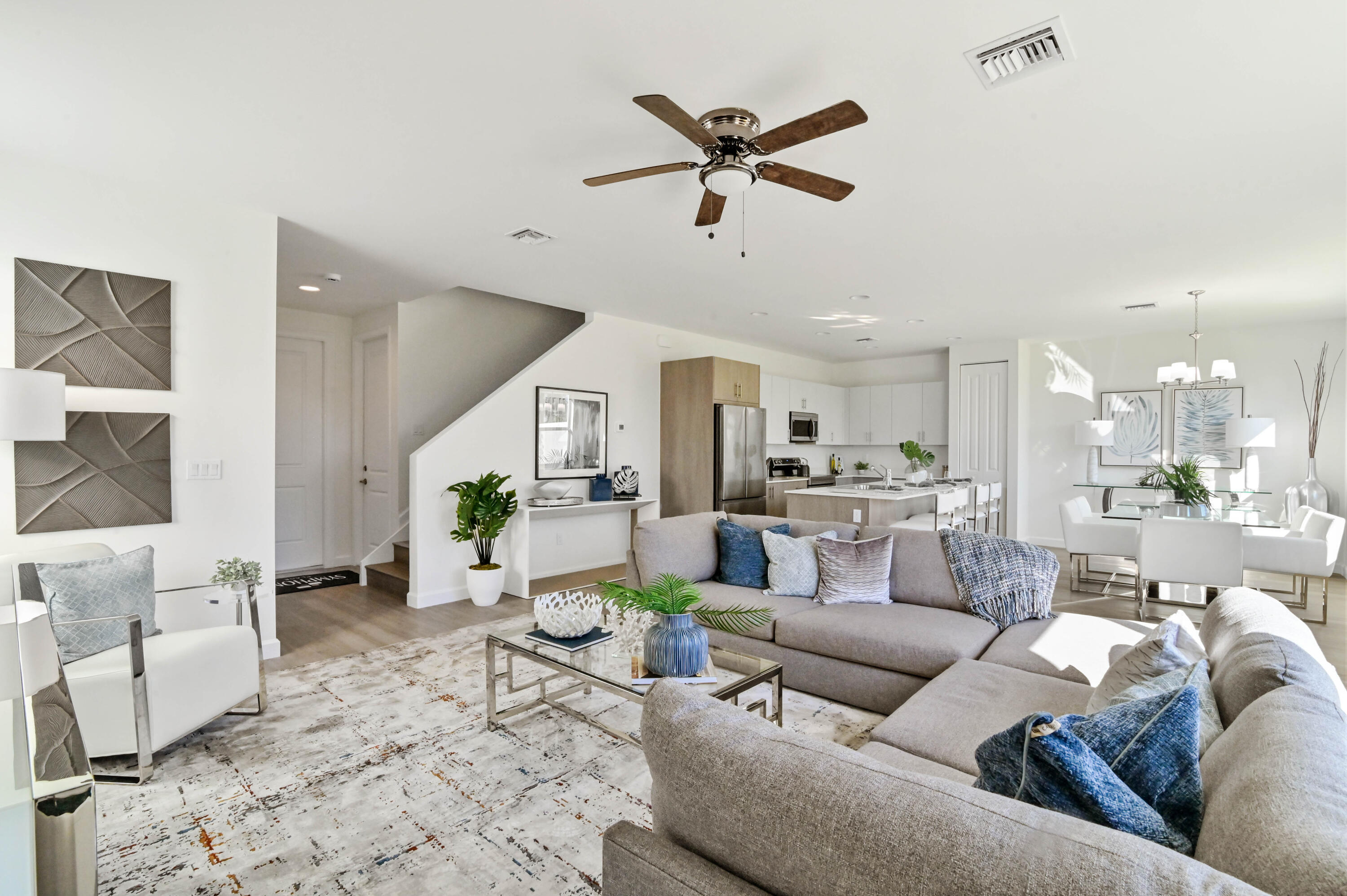 07 Living Room 04