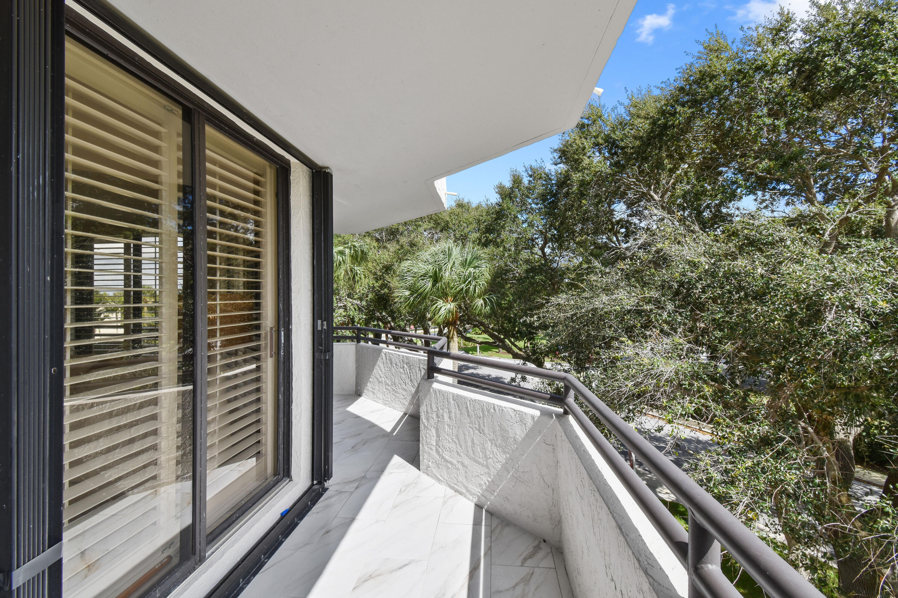 3322CasseekeyIslandRd,Apt302(51)