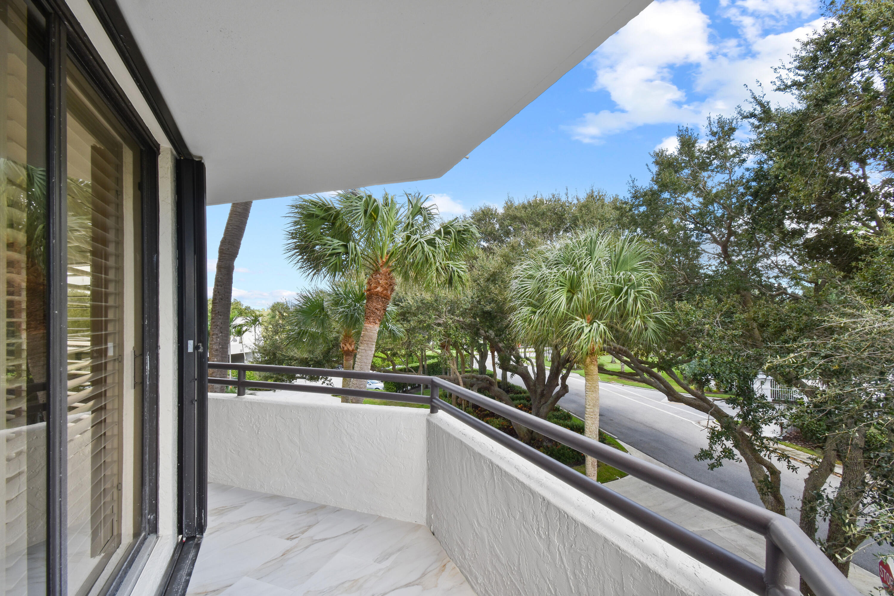 3322CasseekeyIslandRd,Apt302(52)