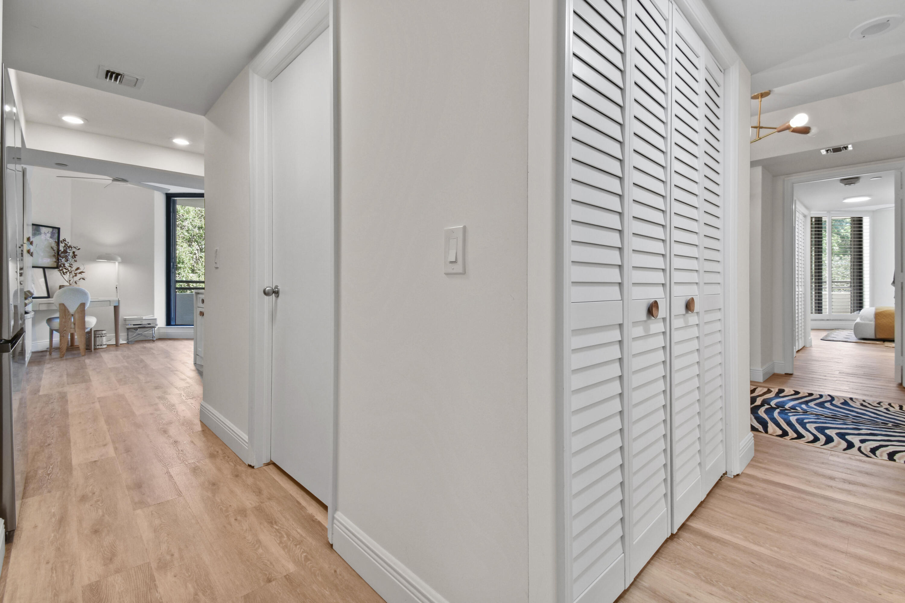3322CasseekeyIslandRd,Apt302(47)