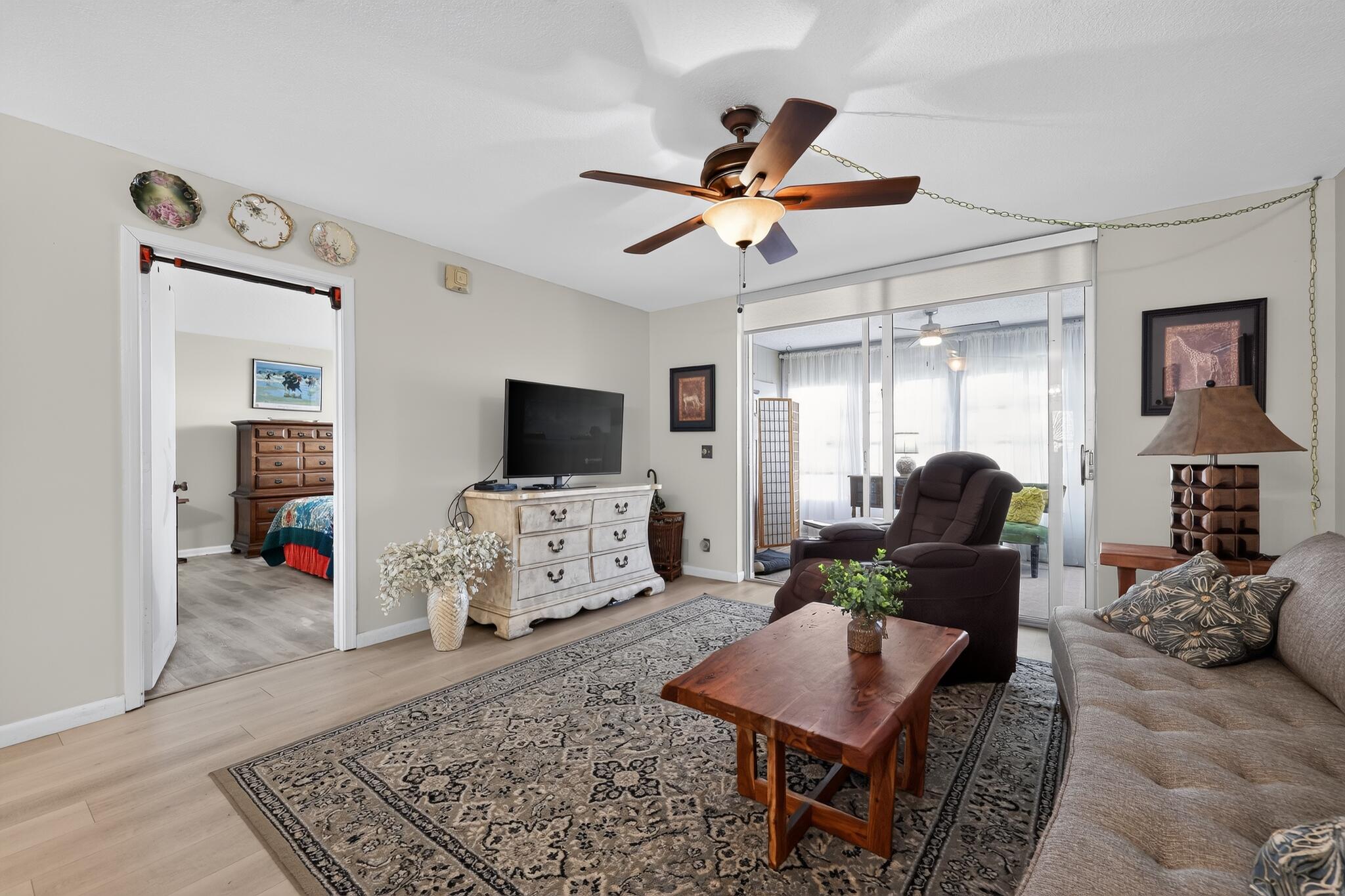 11_14527_Bonaire_Blvd-Living_room-0061 11_14527_Bonaire_Blvd-Living_room-0061