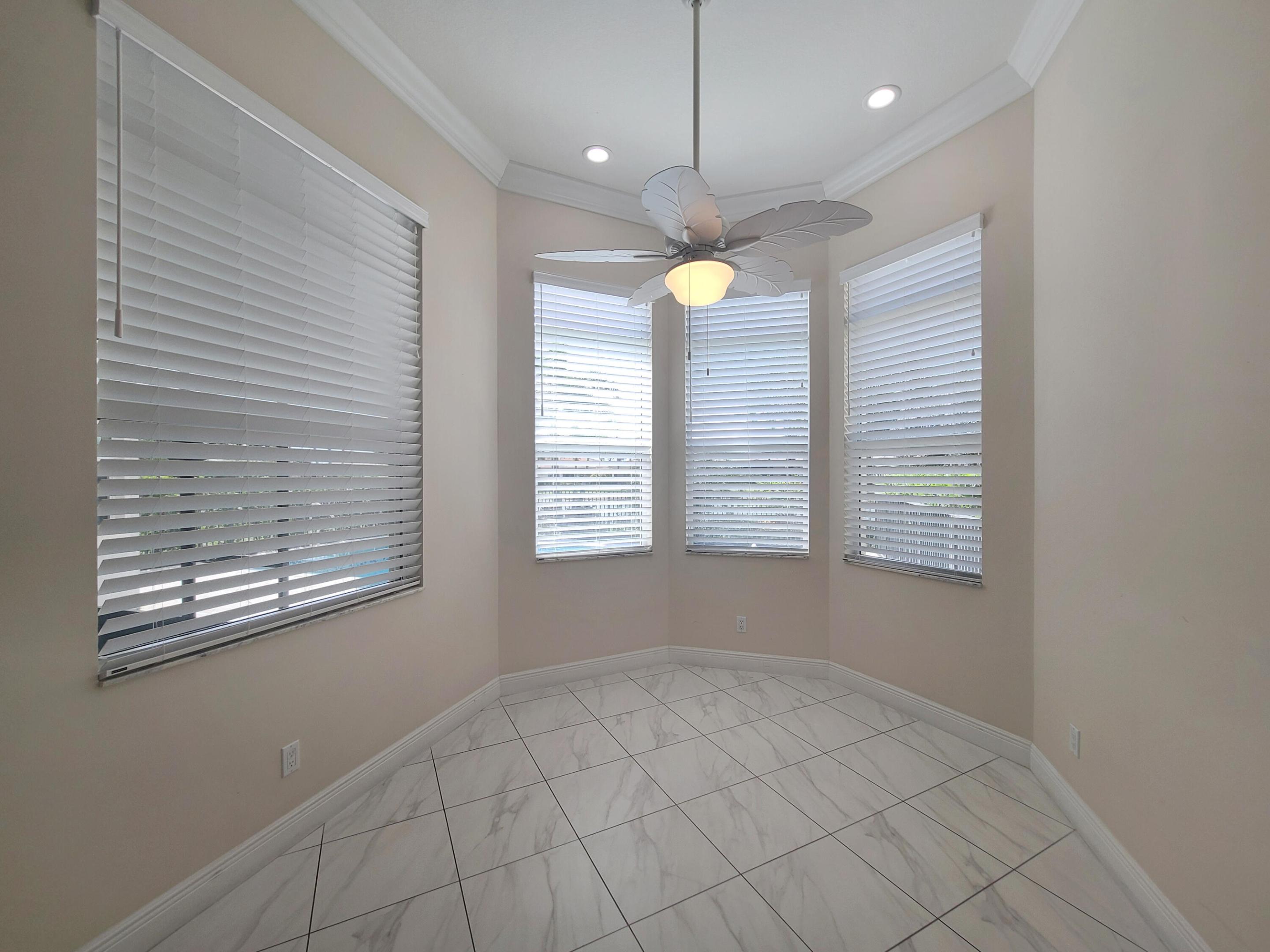 Breakfast nook